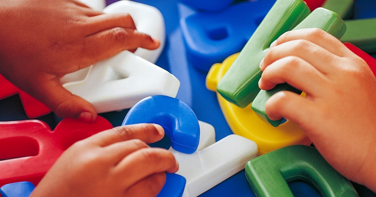 Übergang vom Kindergarten in die Grundschule: Ziele und Tipps BACKWINKEL-Blog – Beitrag zum Thema Übergang vom Kindergarten in die Grundschule