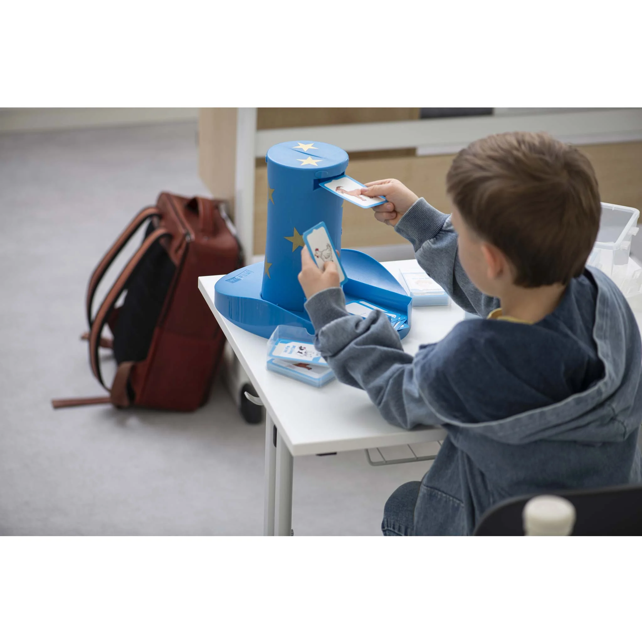 Kinderspielzeug, Karten-Spiel, Memory, Blauer Spielaufsteller, Stars Muster