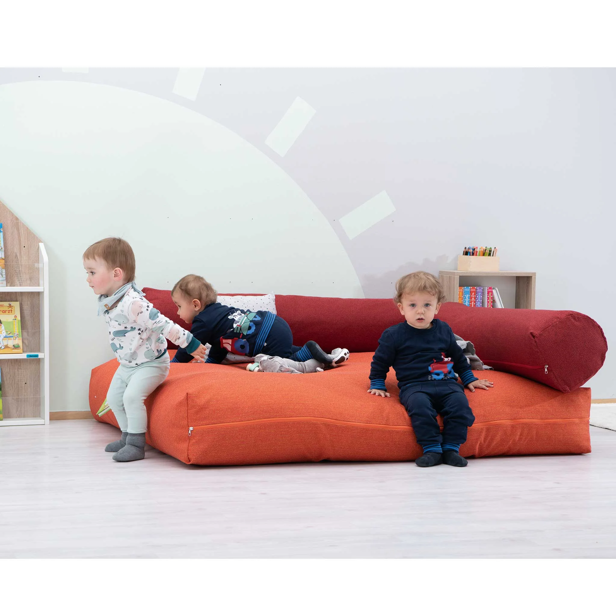 kinder, sofa, orange, kissen, spielzimmer
