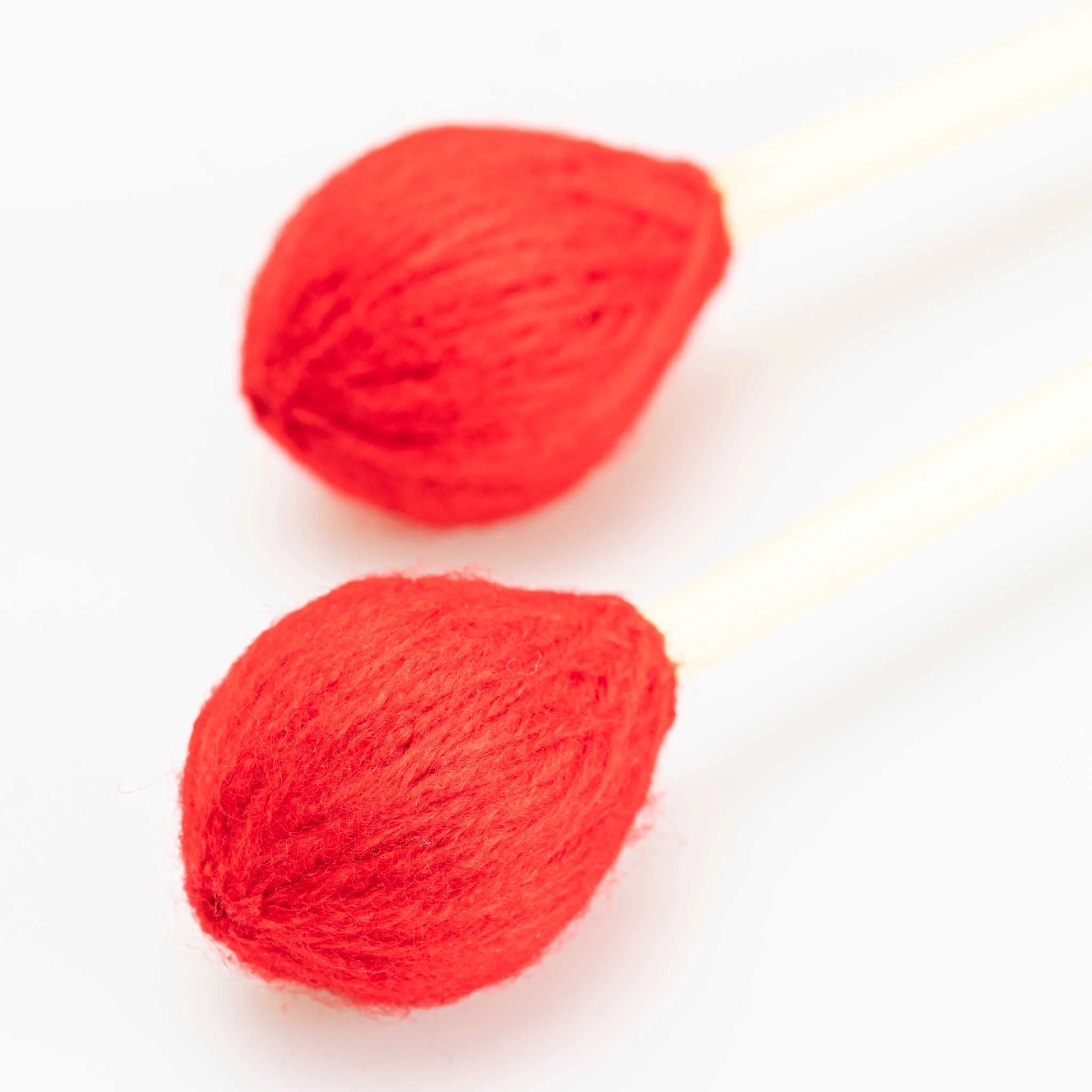 Pom-Poms, Rote Pompons, Bastelzubehör, Flauschiger Ball, Wollfaden