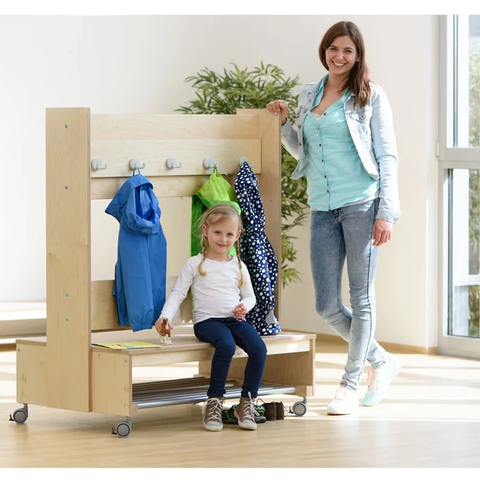 Kinderhakenleiste, Kleidungshaken, Schuhleiste, Holzmobiliar, Kleidungsgarderobe