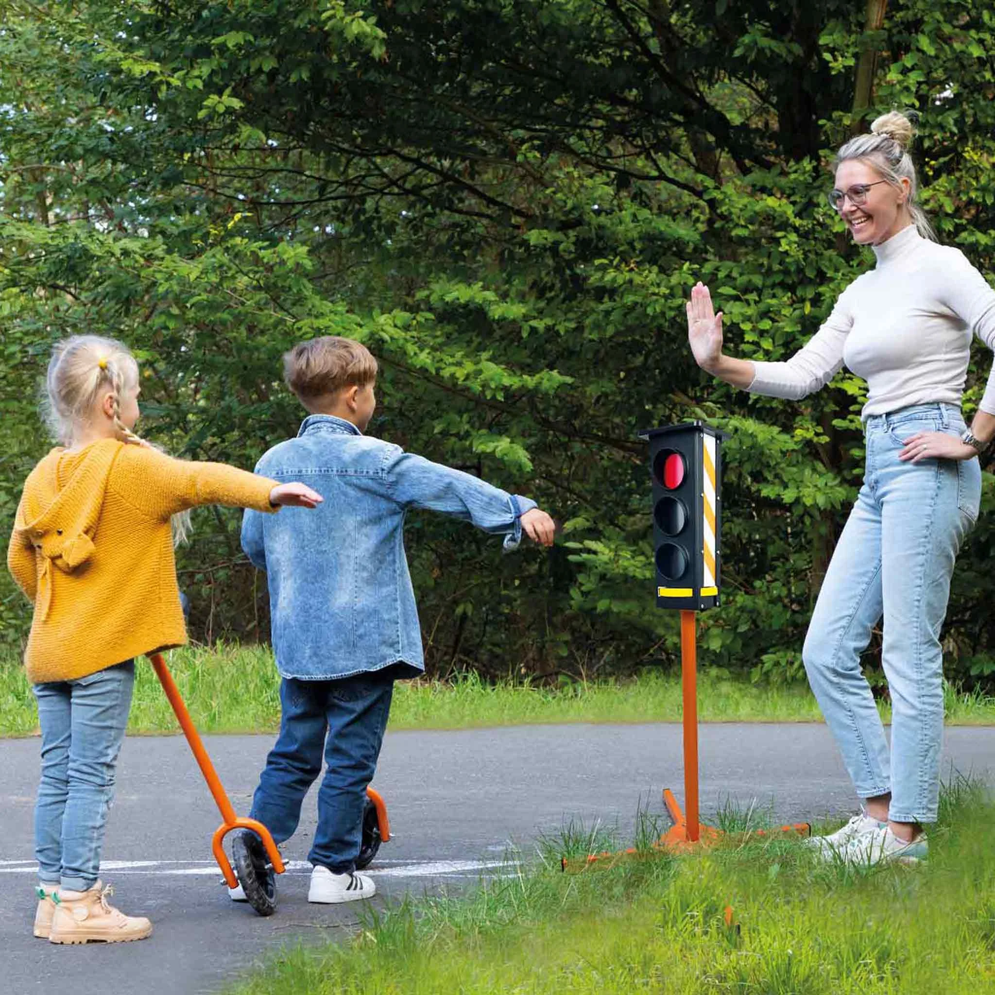 Kinder, Roller, Tretroller, Ampel, Sicherheitsabstand