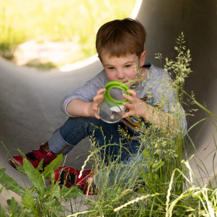 Kinder, Junge, Spielzeug, Trinkflasche, Grün