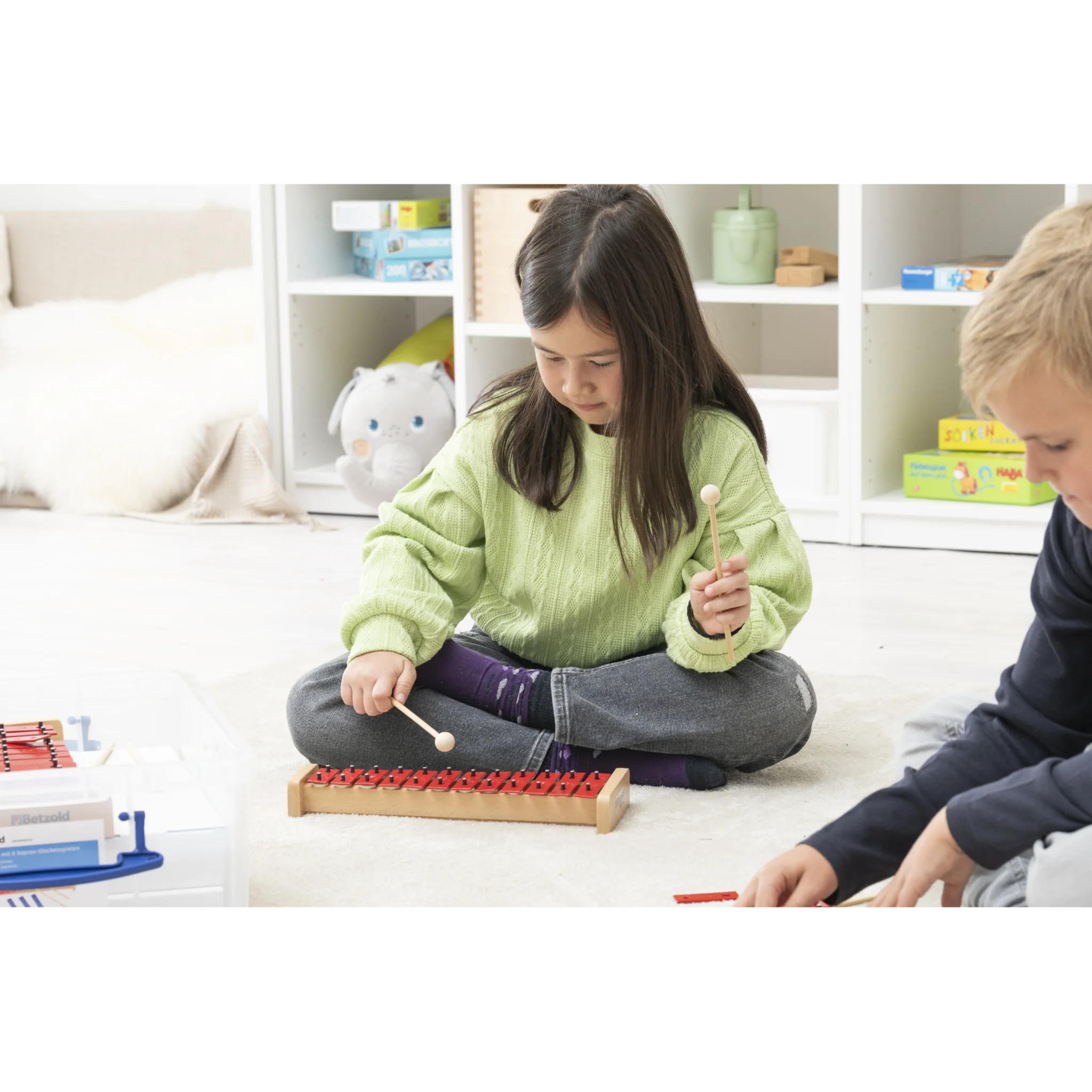 Kinderspielzeug, Malinstrument, Xylophon, Holz, Grün