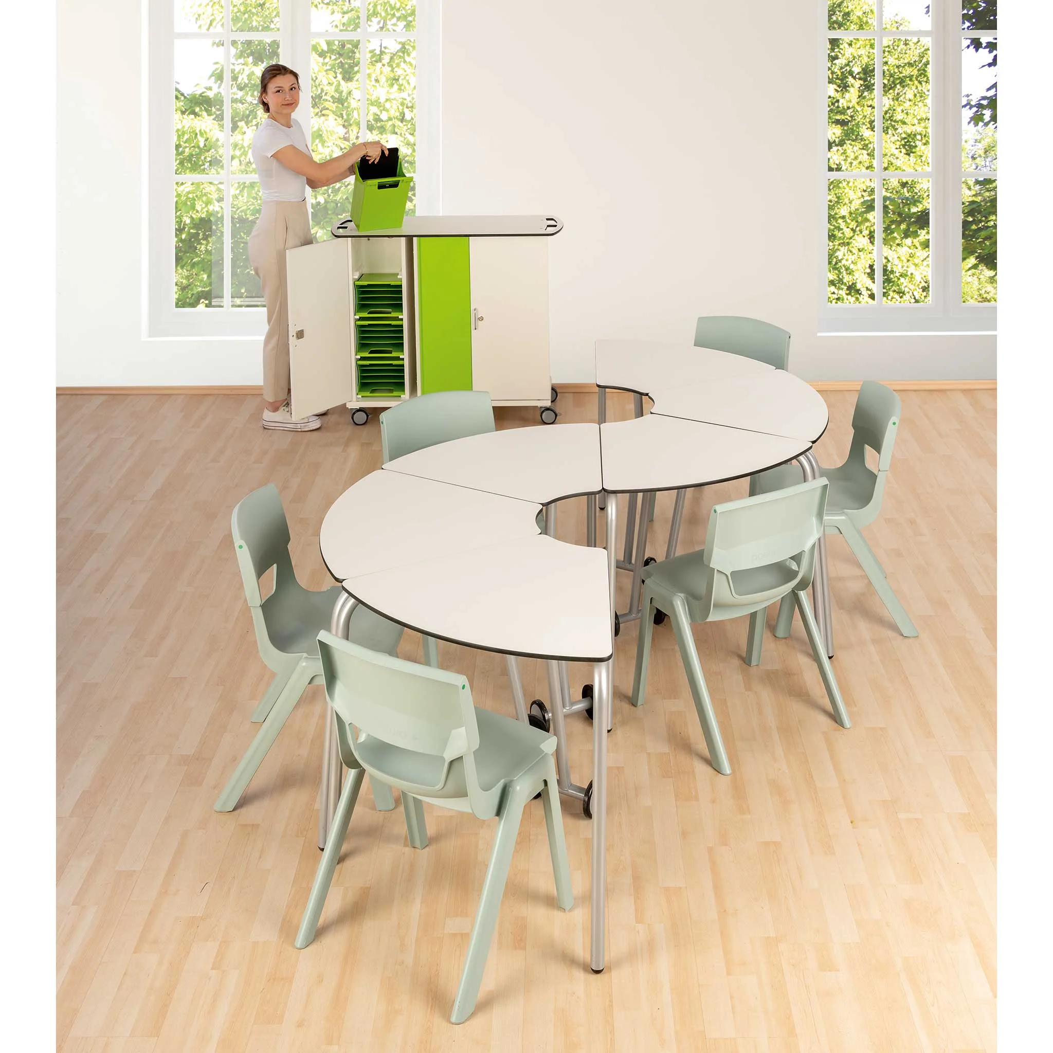 Schulheftafel, Klapptische, Klapptisch, Klassenzimmerstuhl, Gruppentisch