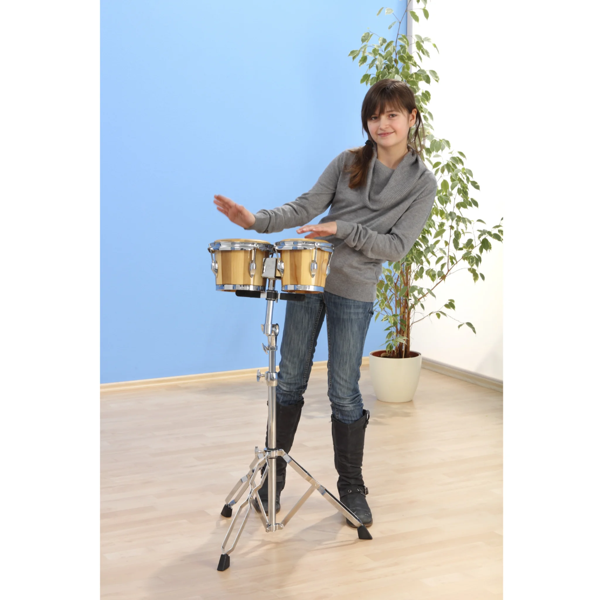Trommeln,  Bongos, kleines Schlagzeug, Kinder Musiker, stehendes Schlagzeug