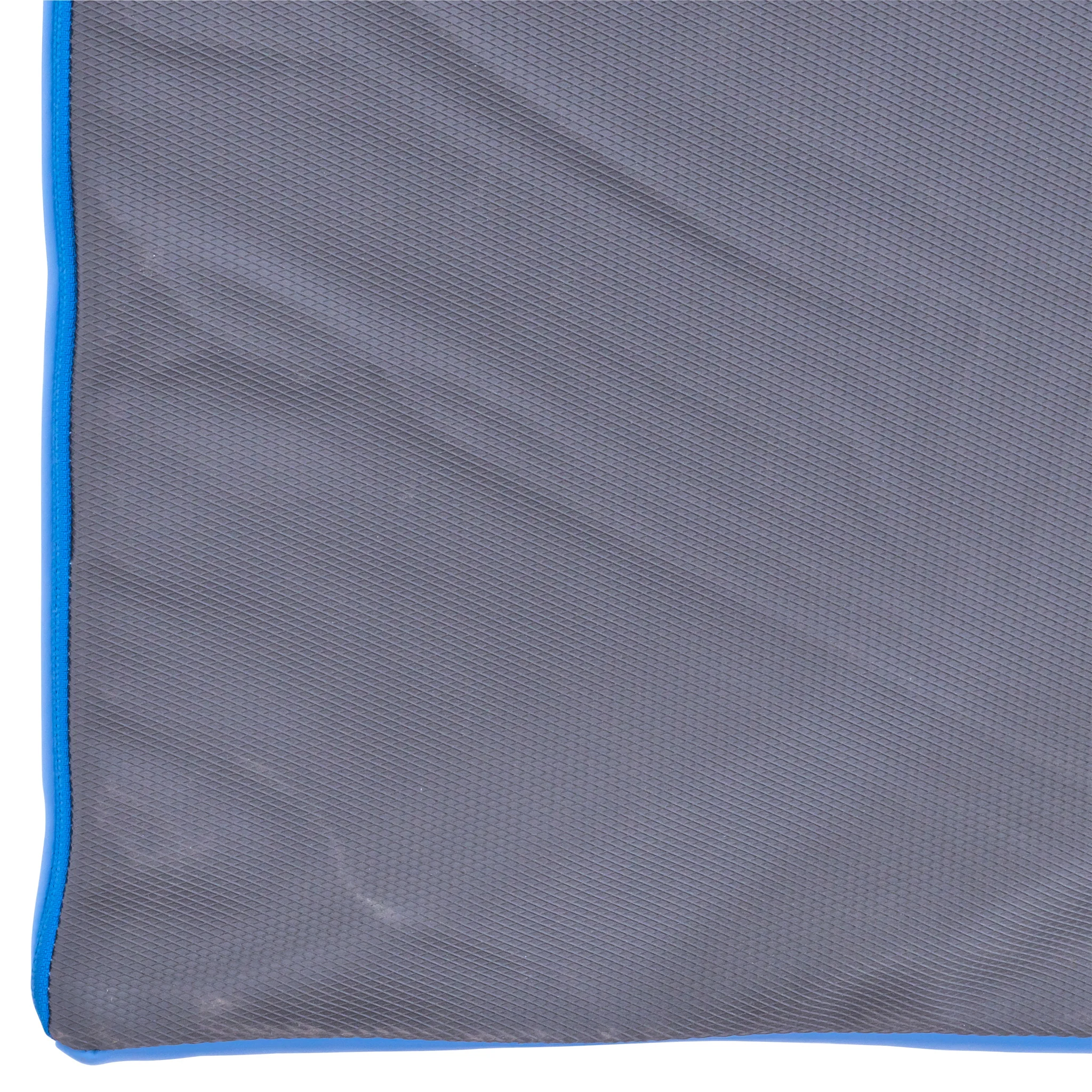 material texture, gepolstertes Gewebe, blauer Rand, graue Oberfläche, dünne Polsterung