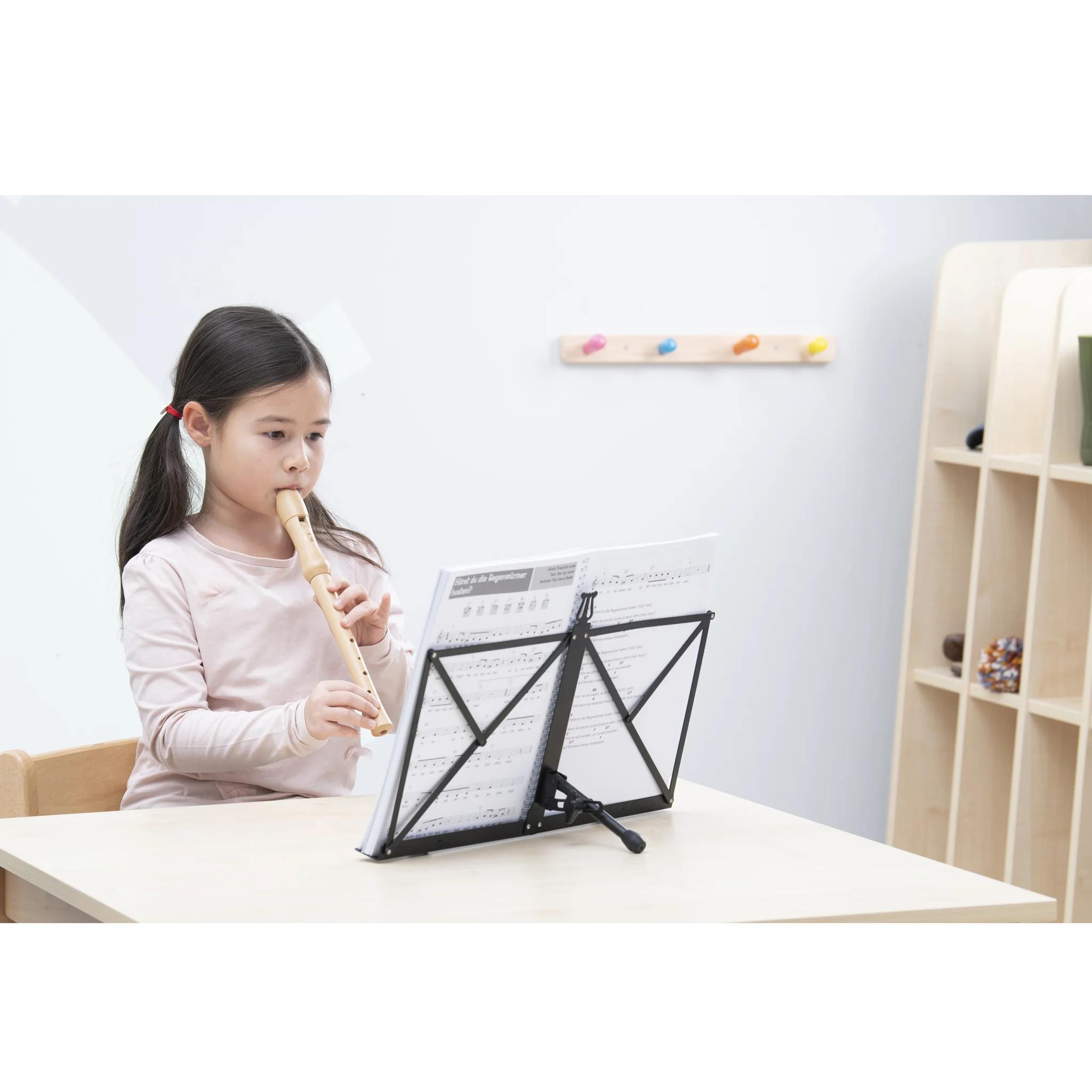 blockflöte, holzinstrument, holzblasinstrument, schülerinstrument, musiknotenständer