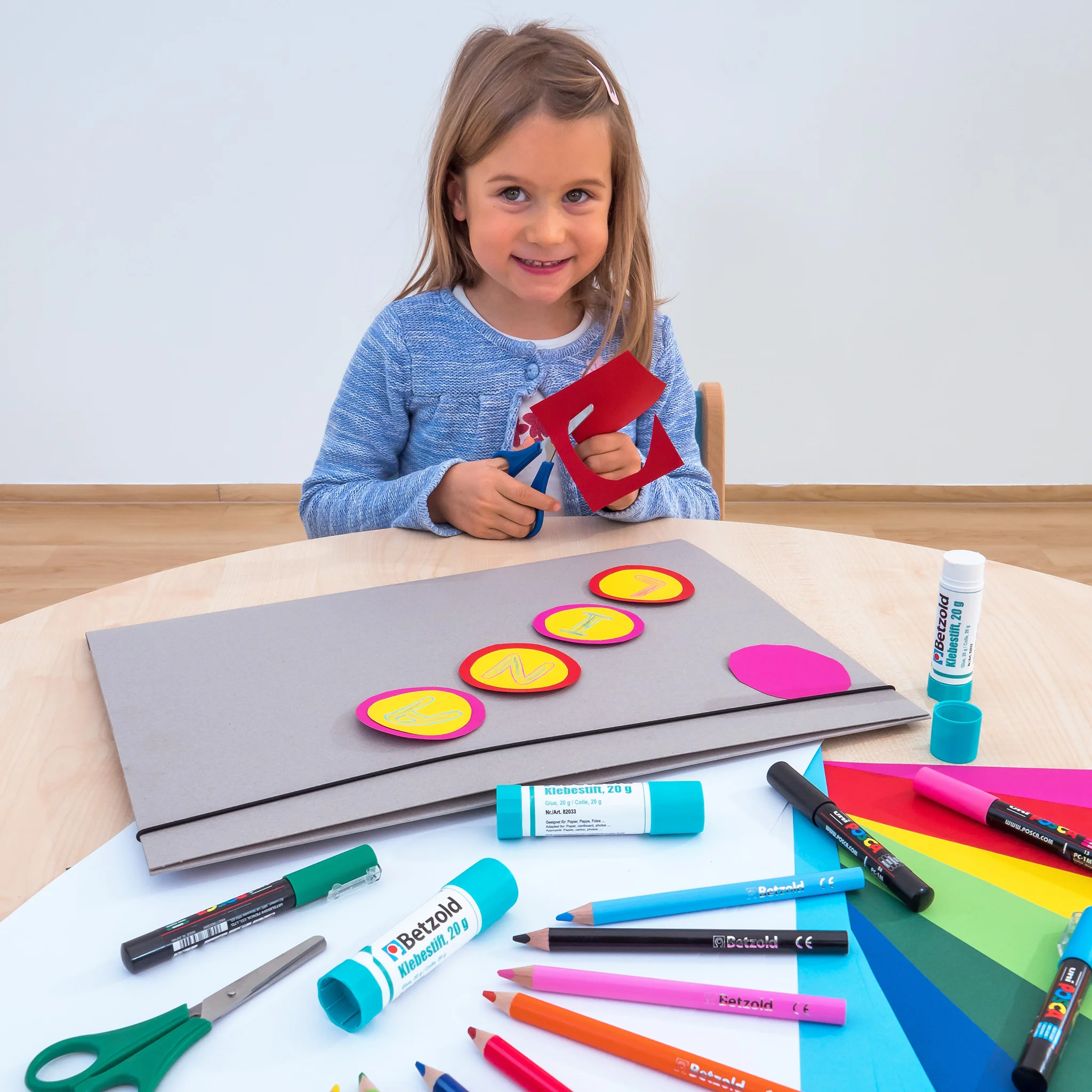 Kinder, Bastelmaterial, Motivation, Papier, Krepppapier