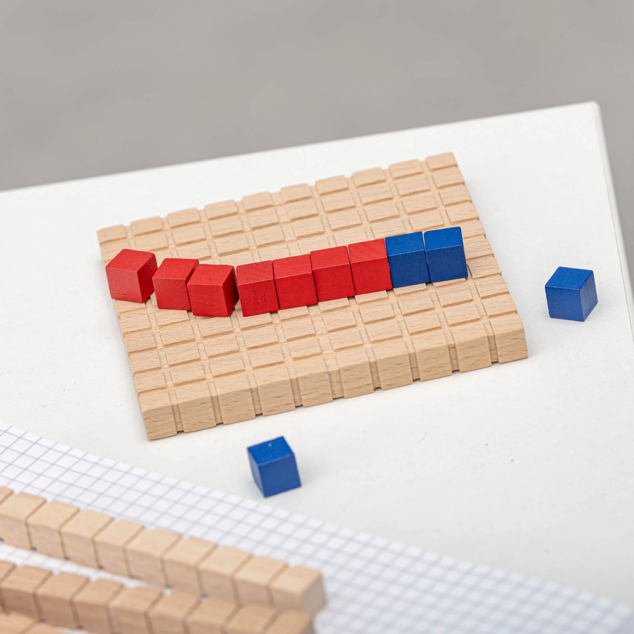 holzbausteine, bauklötze, blöcke, holzspielzeug, matte grenze