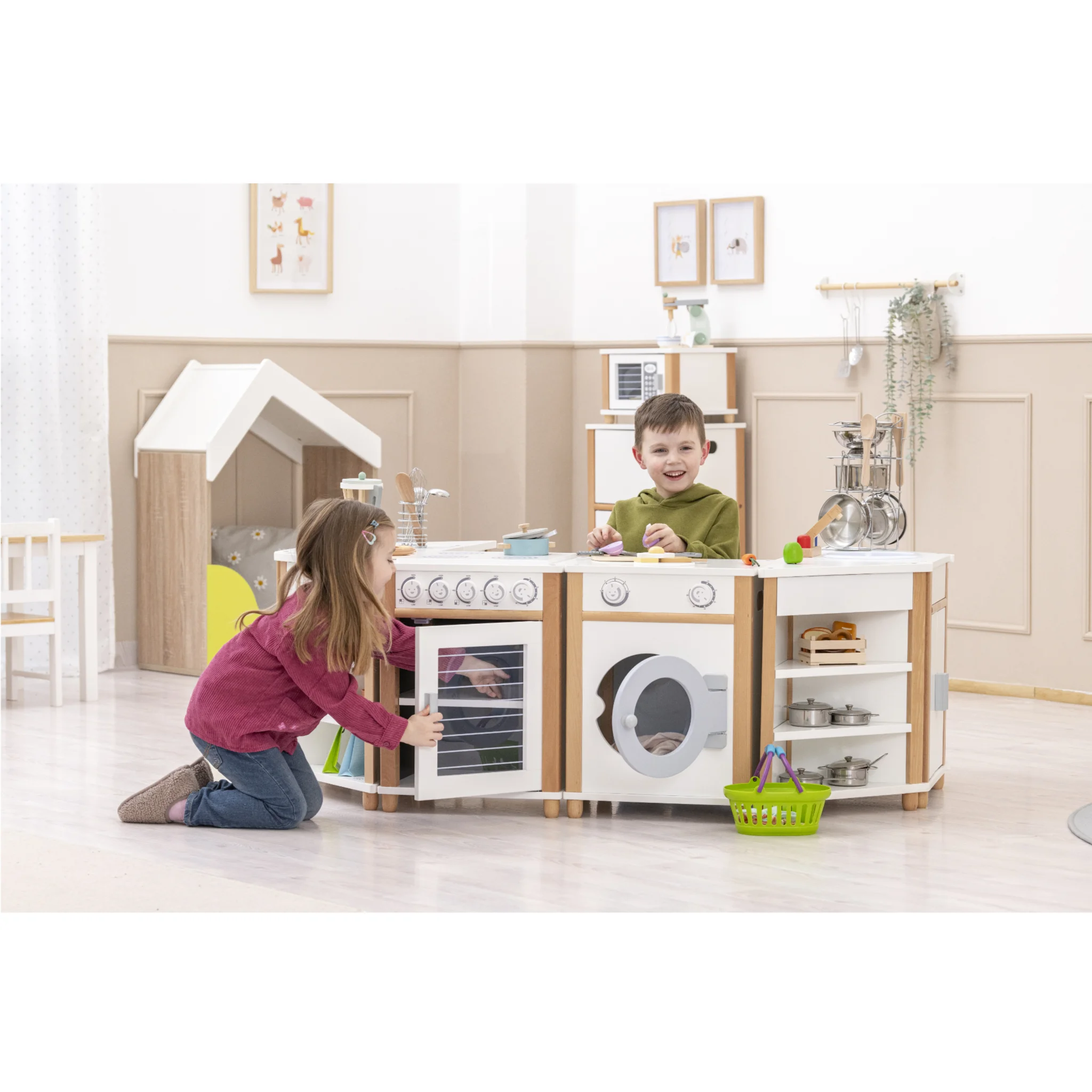 Kinderküche, Spielküche, Holzspielzeug, Küchenutensilien, Kinderzimmer