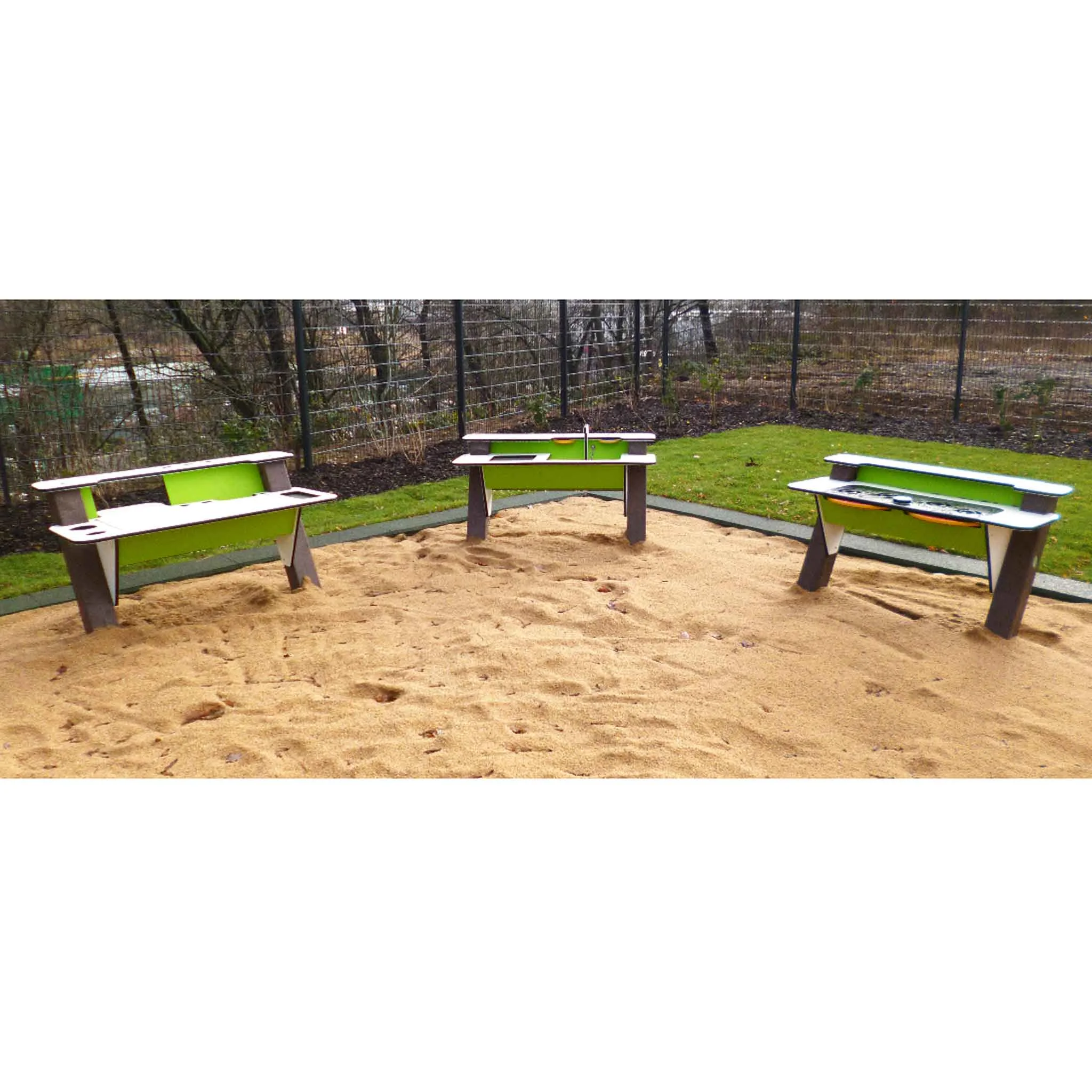 spielplatz, sandkasten, sitzecke, holzwerkzeug, grün