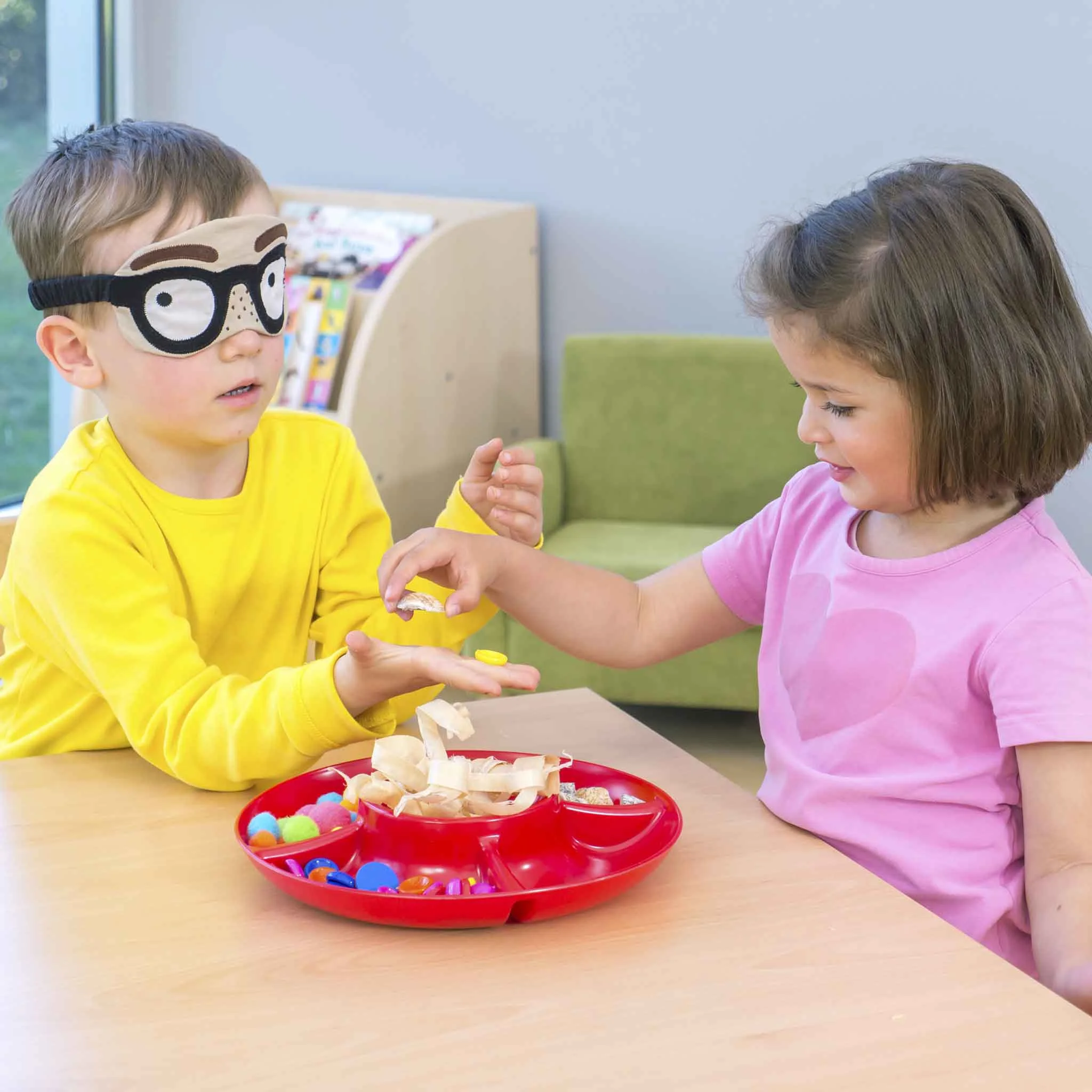 kinder, blindfold?, spielaktivität, snackzeit, roter-teller