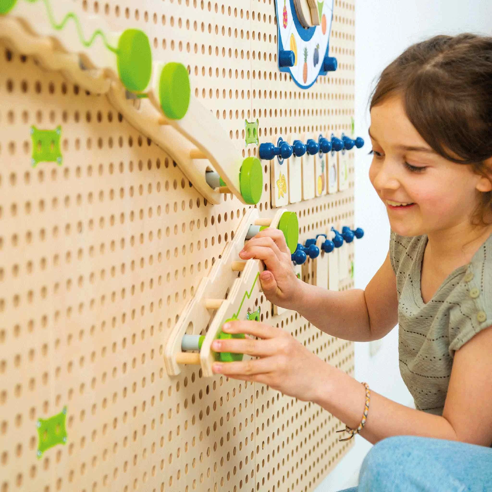 Kinderwerkbank, Holzwerkbank, Kugelbahn, Holzspielzeug, Sortierbahn