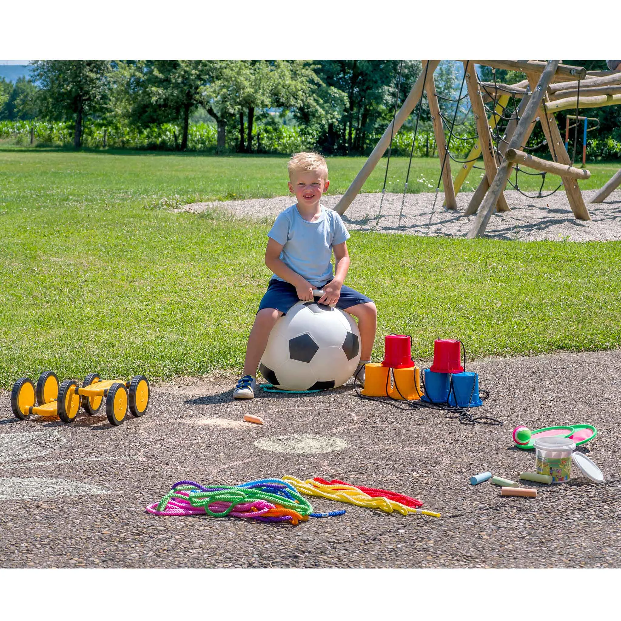 Schuhe, Beachball, Spielzeug, Klettergeräte, Pausen-/Spielplatz