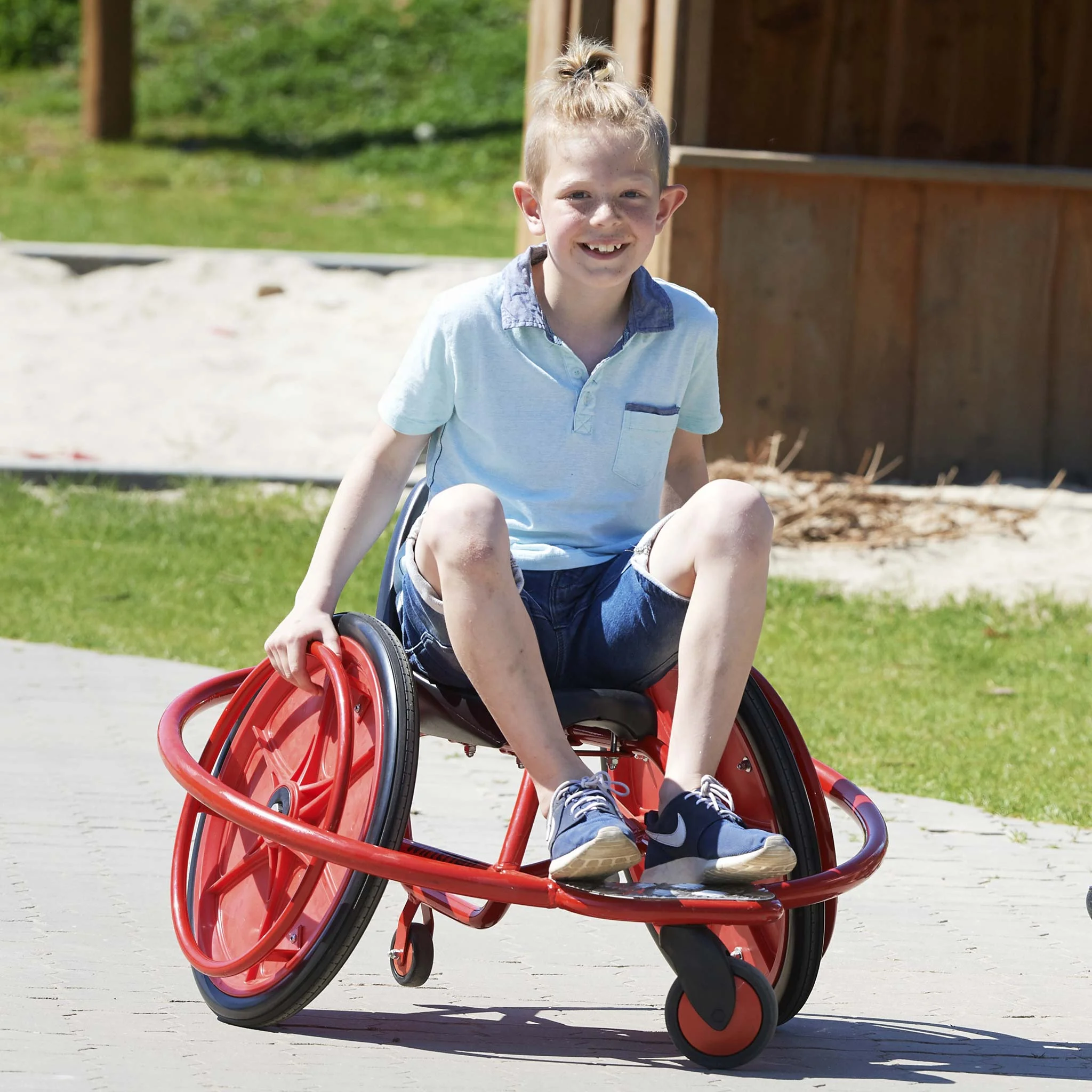 Kinderrollstuhl, Rollstuhl, Sitzrollstuhl, Rot, Gebrauch im Freien