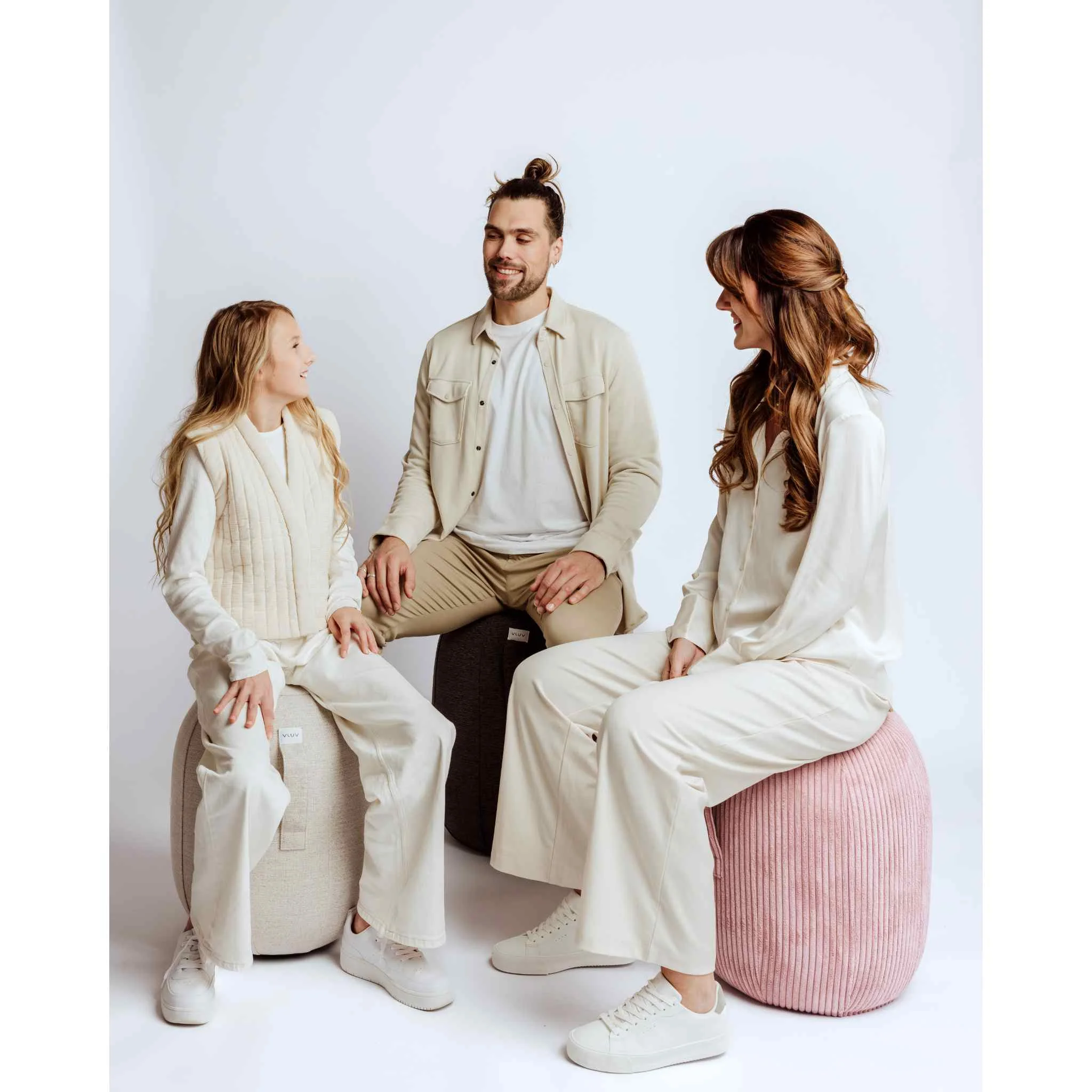 Sitzpouf, Rosa Cord, Gerippter Bezug, Beiger Pouf, Runde Sitzform