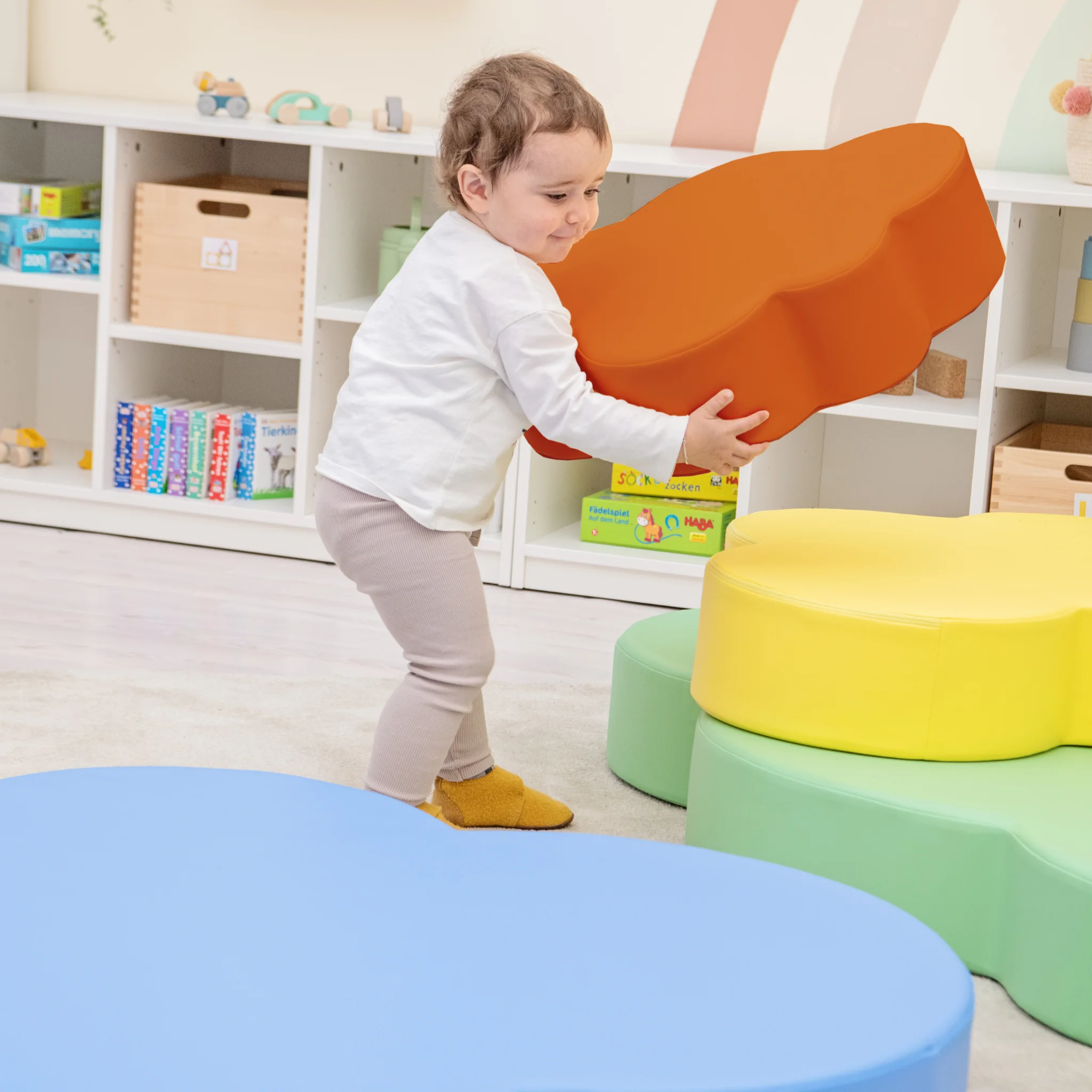 Kinderzimmer, Kissen, Große Puzzlescheibe, Spielzeugsteg, Rundpolster