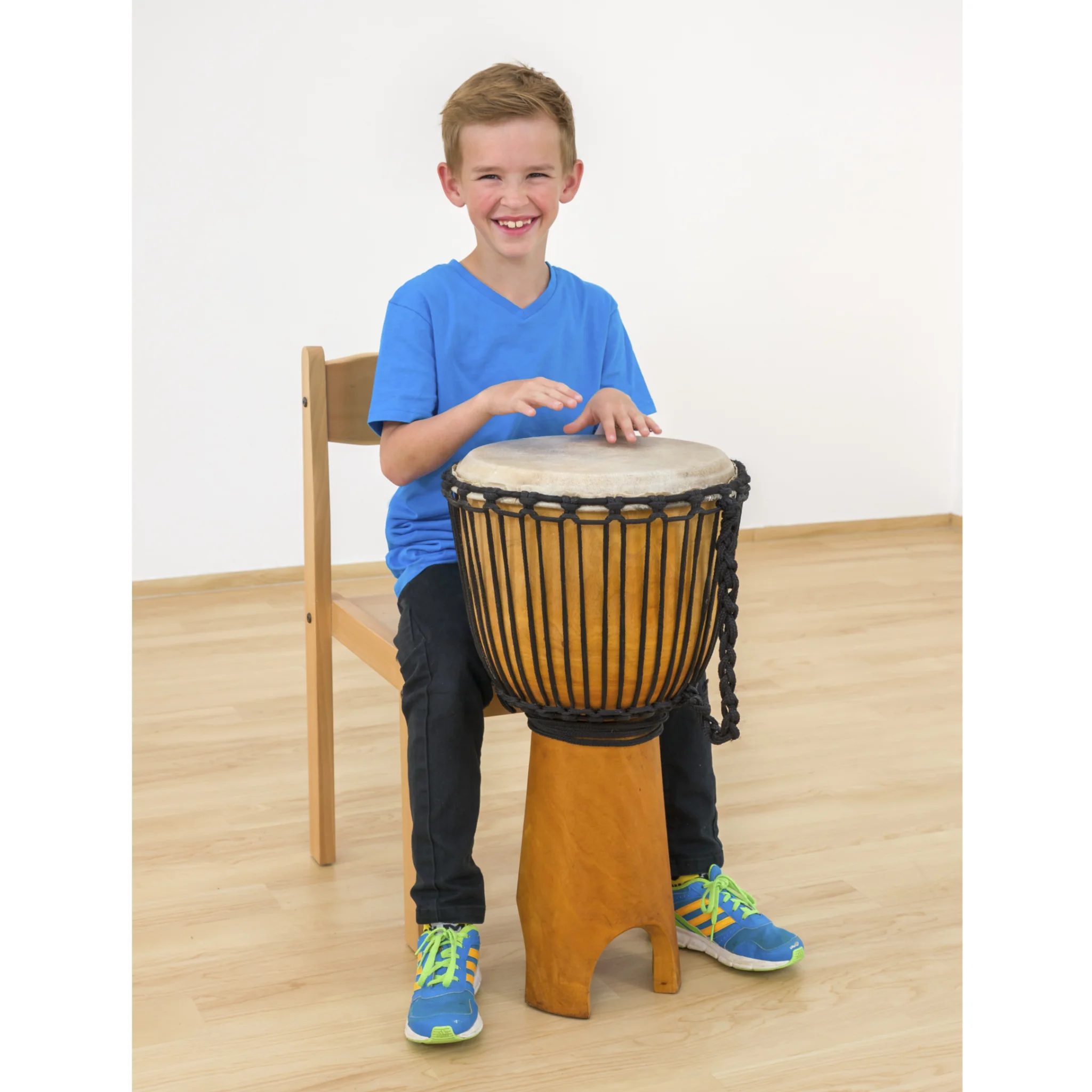 Kind, Drum, Djembe, Holzpfosten, Kindermusik