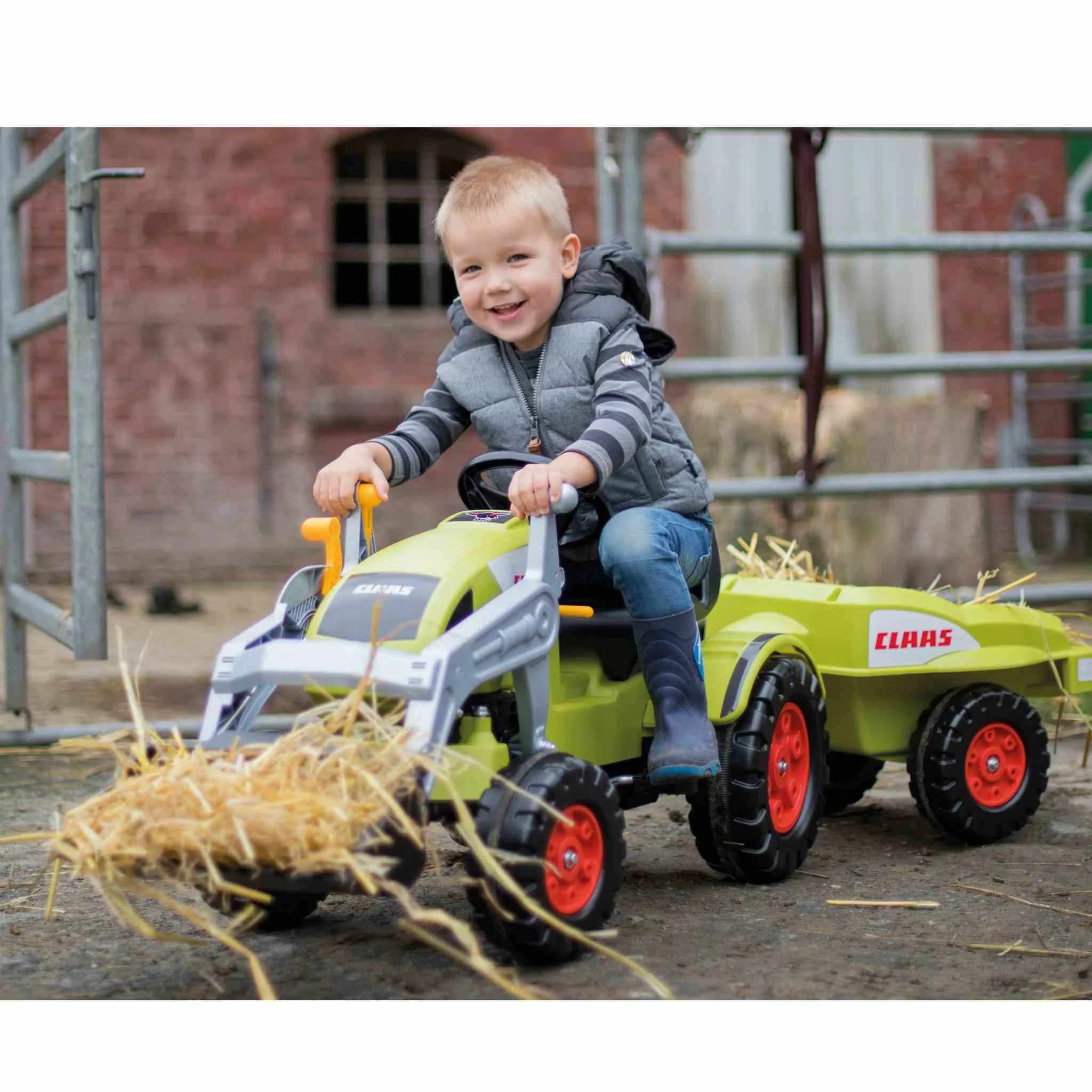 Kindertraktor, Spielzeugtraktor, Gartenarbeit, Straw bale, Kinderspielzeug