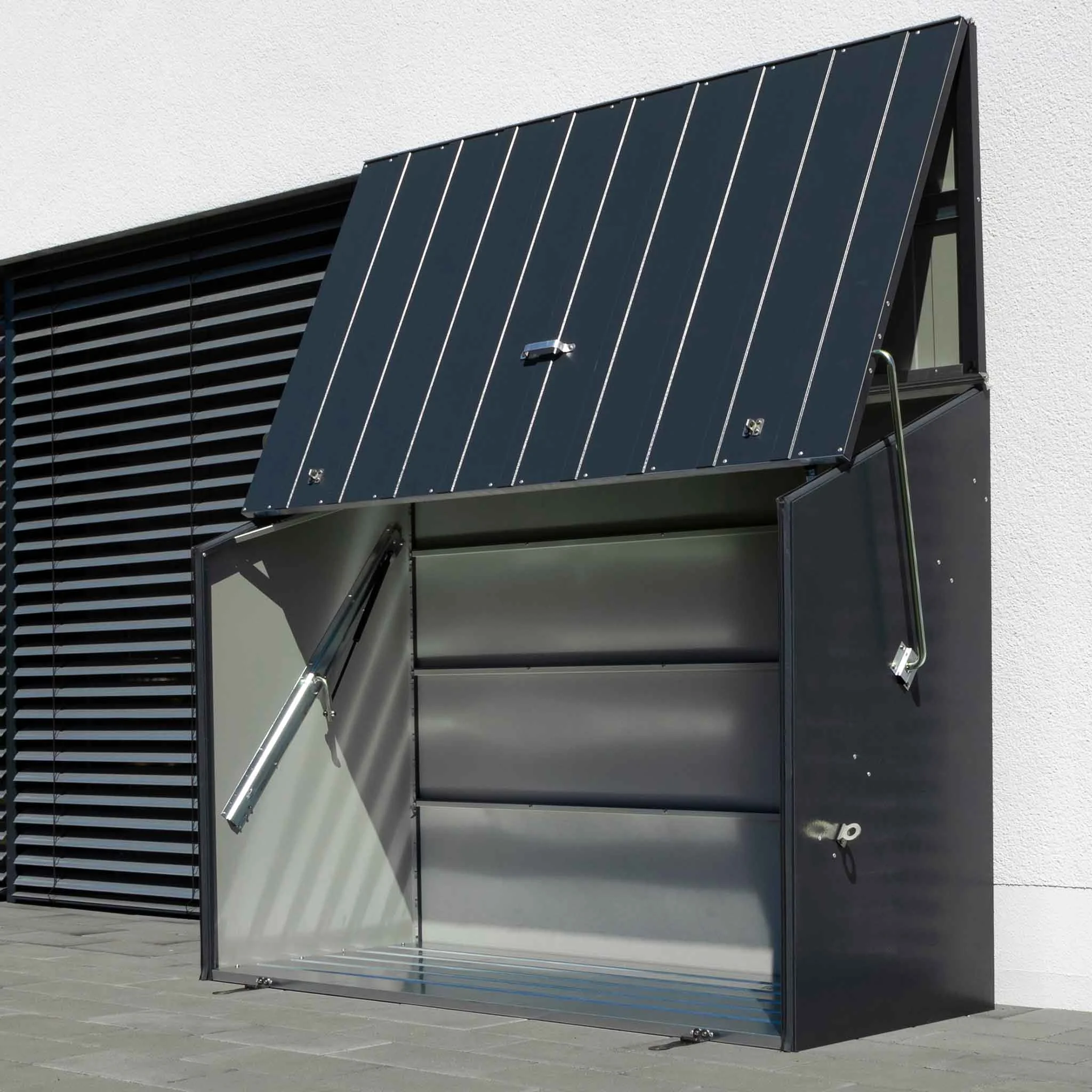 Kunststofftür, Sichtschutzlamellen, Schuppenschutz