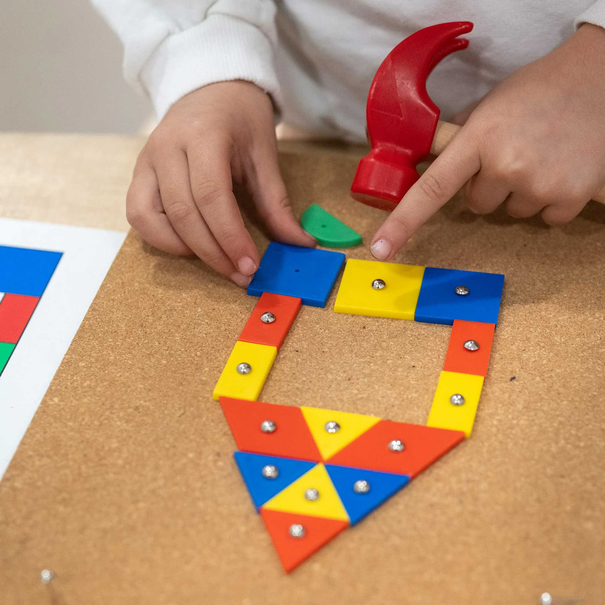 Kinderwerkzeug, Bauklötze, Geometrische Formen, Sortierspiel, Kinderwerkzeug