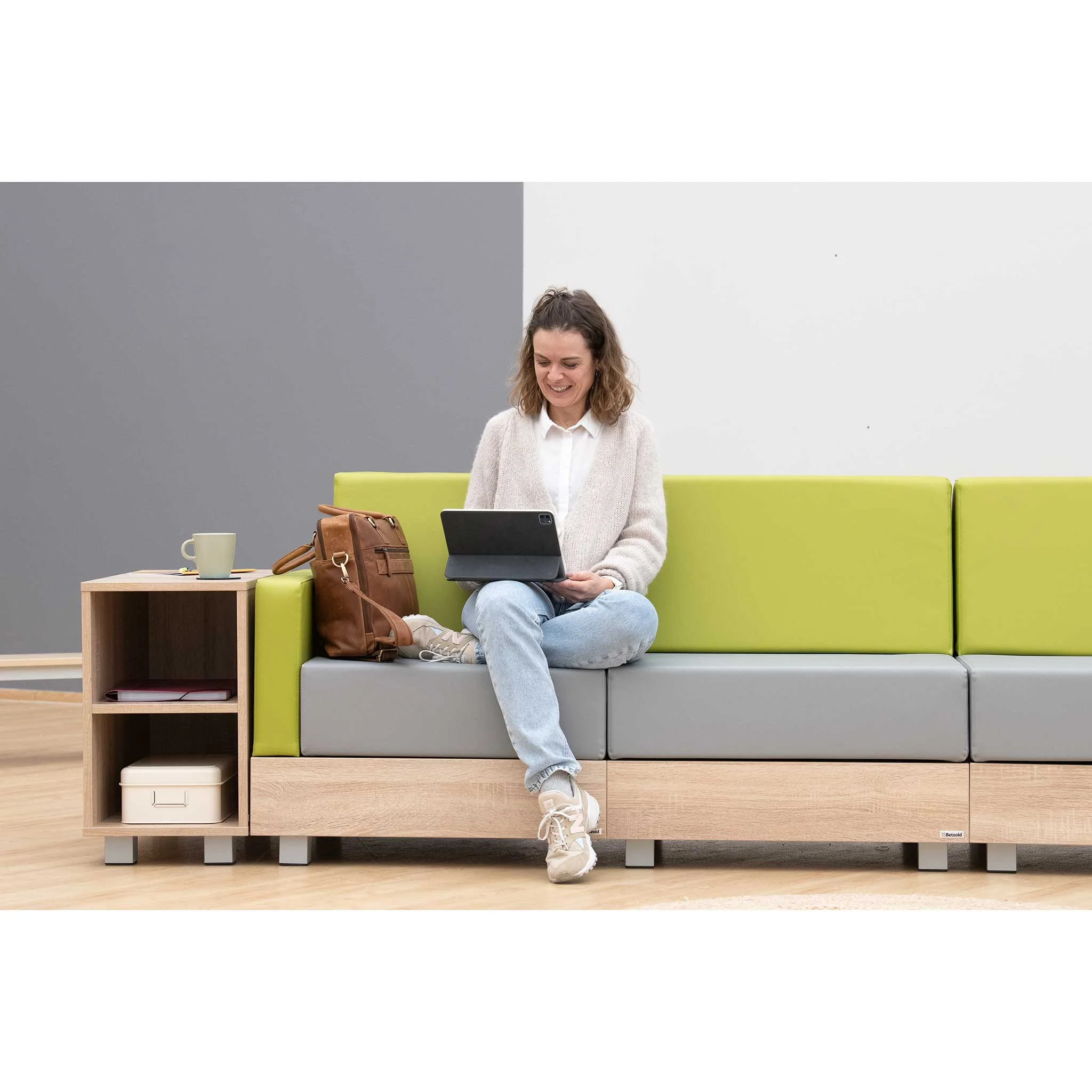 Sofa, Sitzbank, Wohnmöbel, Leider?, Kissen?