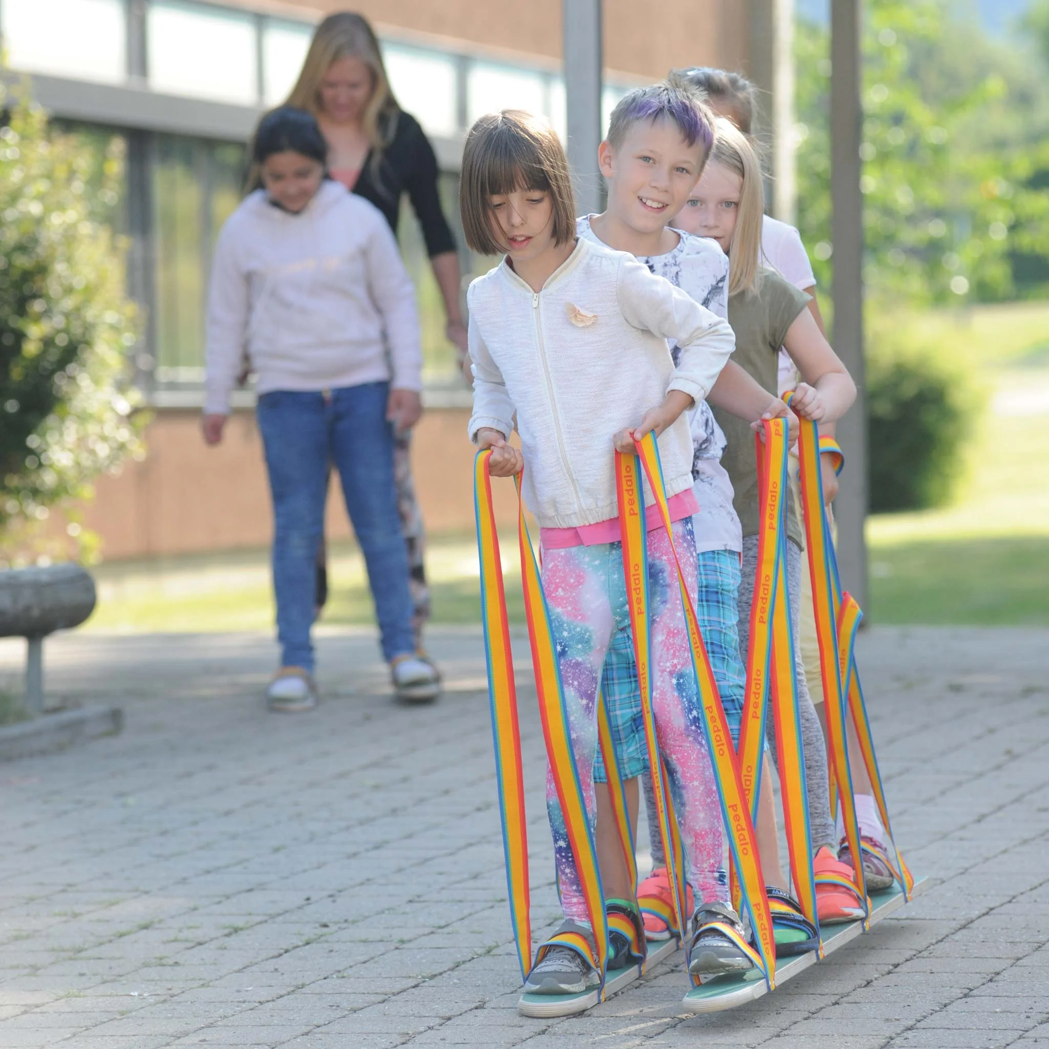 kindersport, springseile, jonglieren, farben, outdoor-aktivität