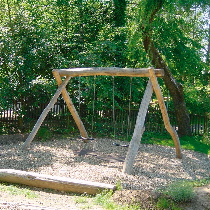 Doppelschaukel aus Robinie
