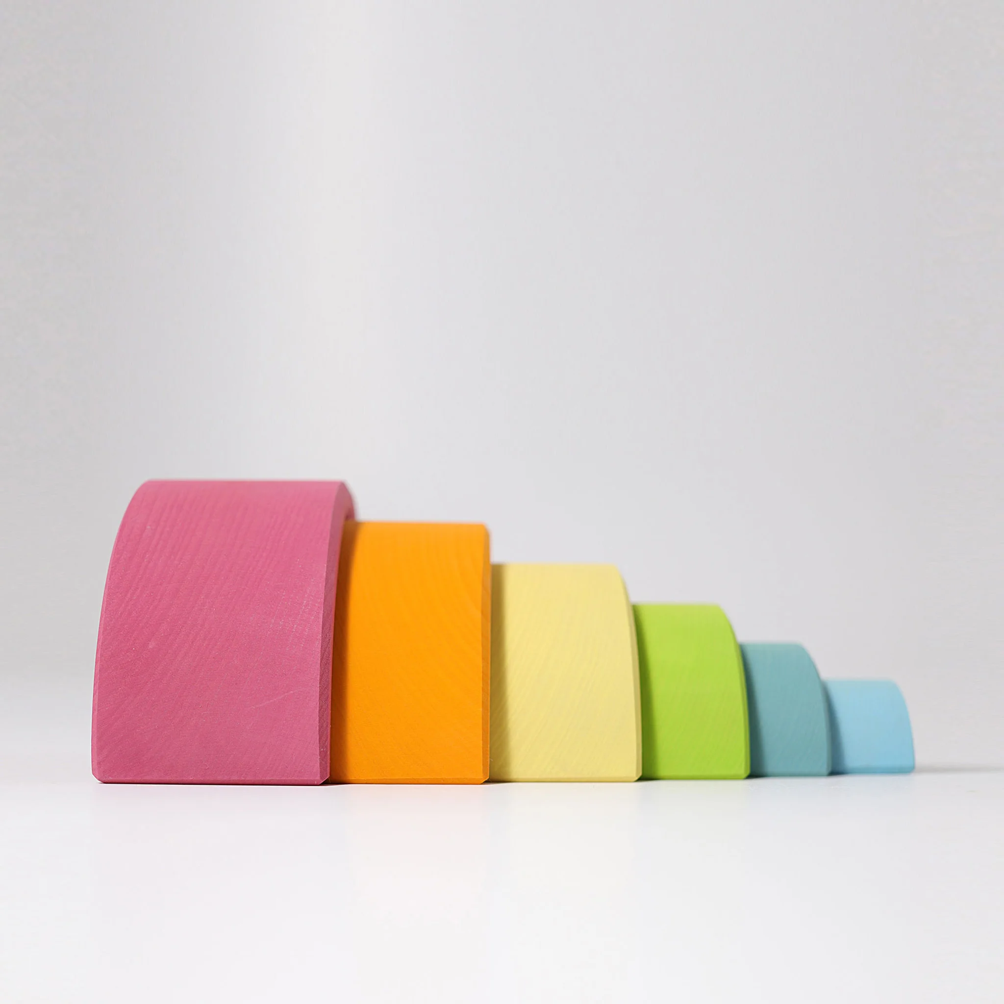Holzbausteine, Bausteine, Regenbogen, Farbenstufen, Spielzeugsteine