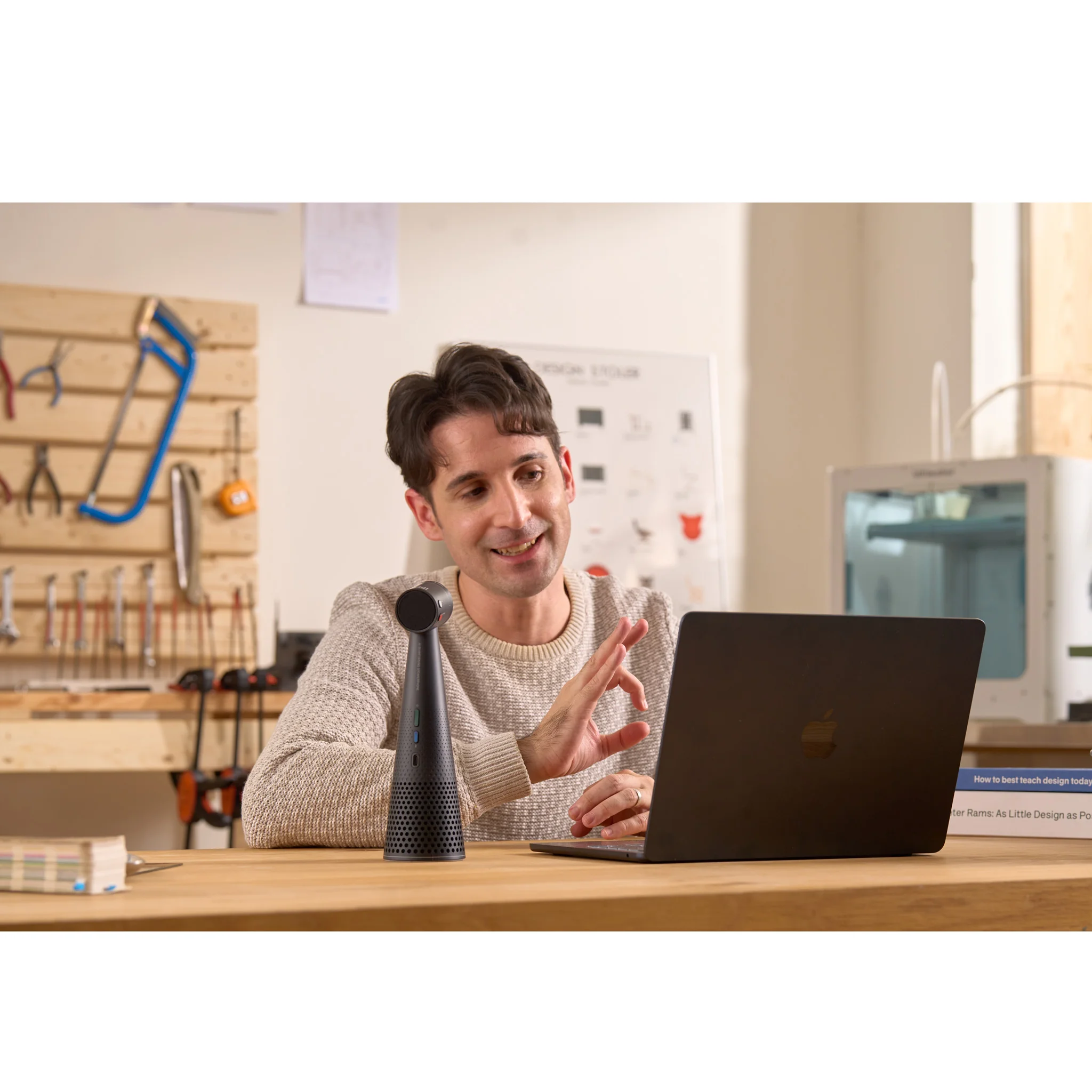 Laptop, Büro-Setup, Smart Speaker, Arbeitsplatz, Werkbank