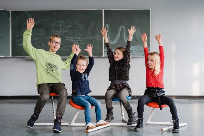 Schultischstuhl, Klassenzimmer, Kinder, Hochstühle?, Leintuch