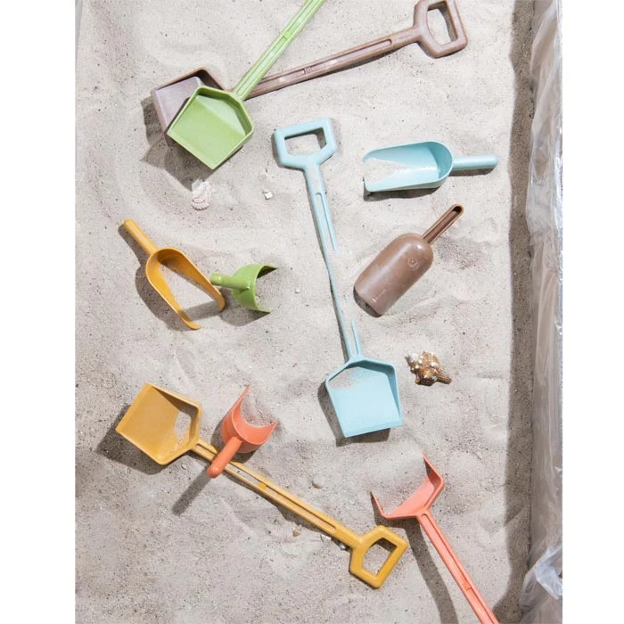 sandspielzeug, schaufeln, eimer, kinderwerkzeug, strand spielen