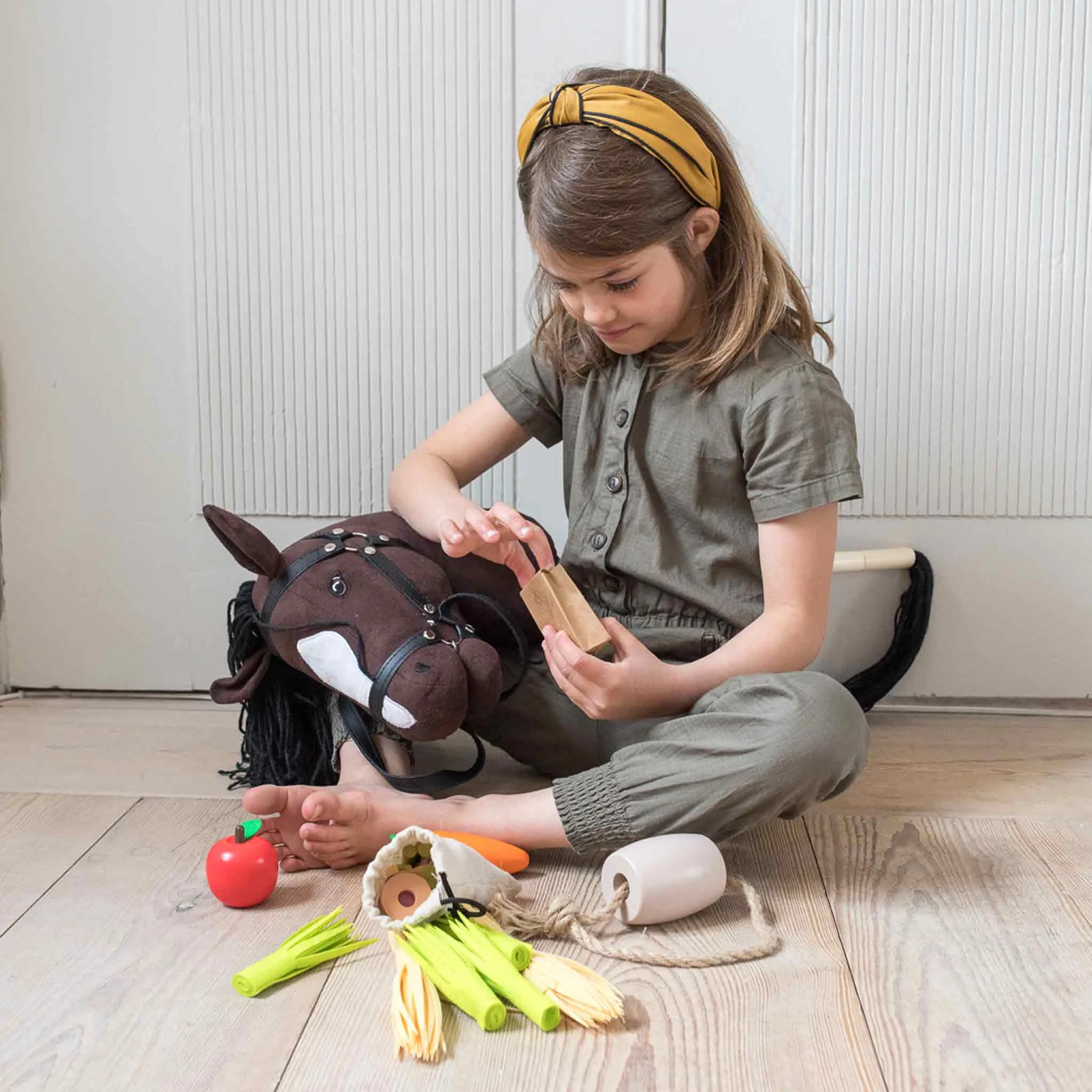 Kinder, Spielzeug, Steckenpferd, Holzspielzeug, Kaufladen