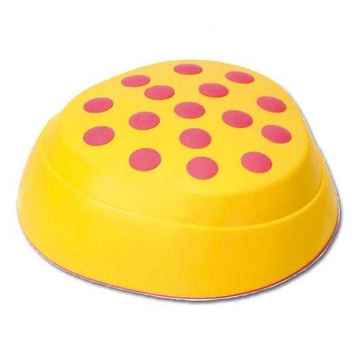 step stool, gelber schalens, pinke punkte,  rutschfest, kunststoff schale
