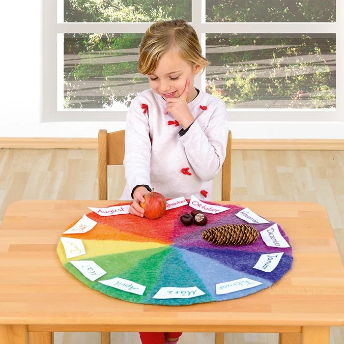 Farbrad, Farbrad-Spielzeug, Apfel, Kiefernnuss, Monate