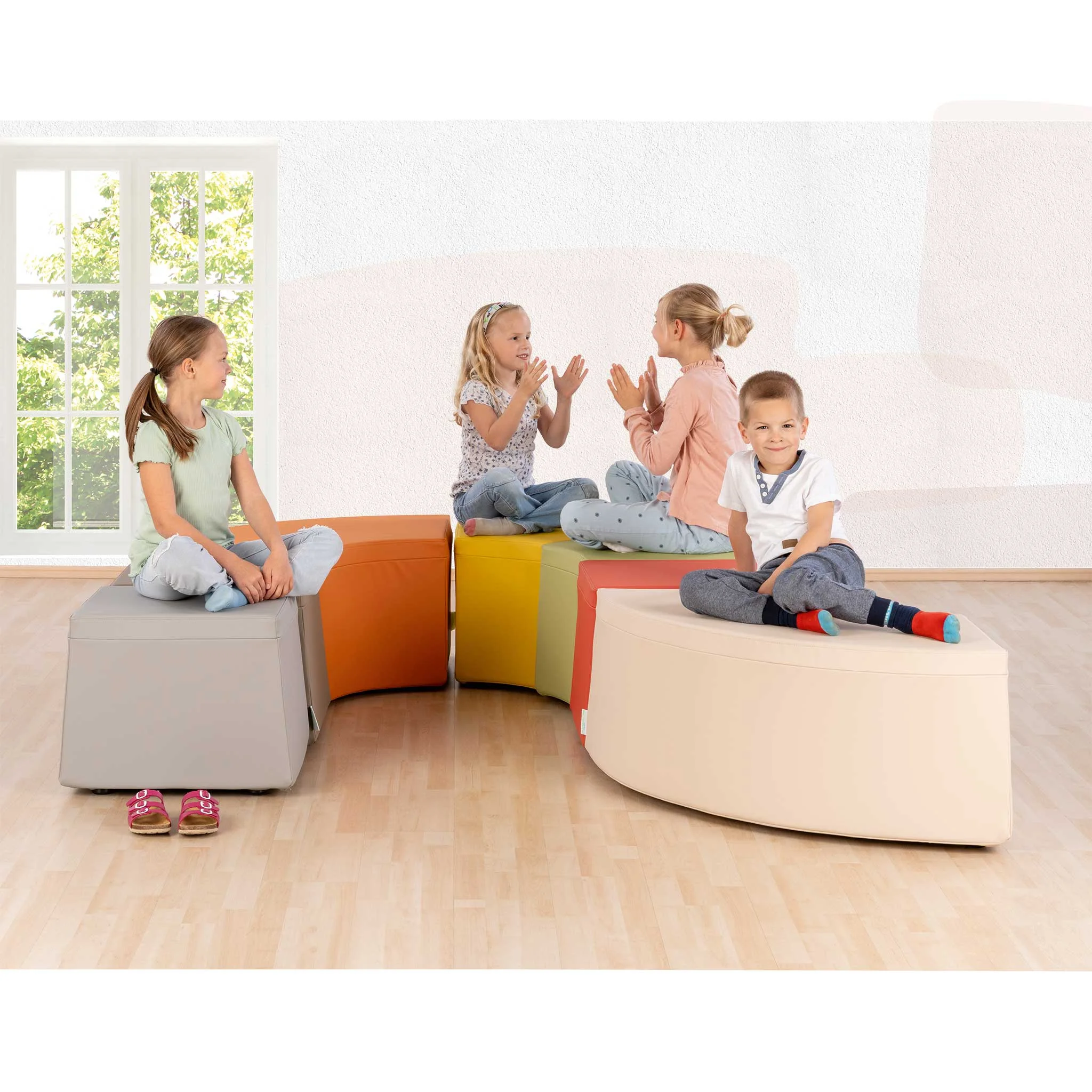 Kinderstuhl, Sitzwürfel, Pöppelwürfel, Bunte Sitzsäcke, Spielgruppe