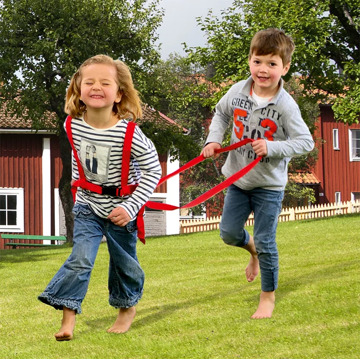 Kinder, Laufspiel, Gras, Seilbahn, Halsbänder