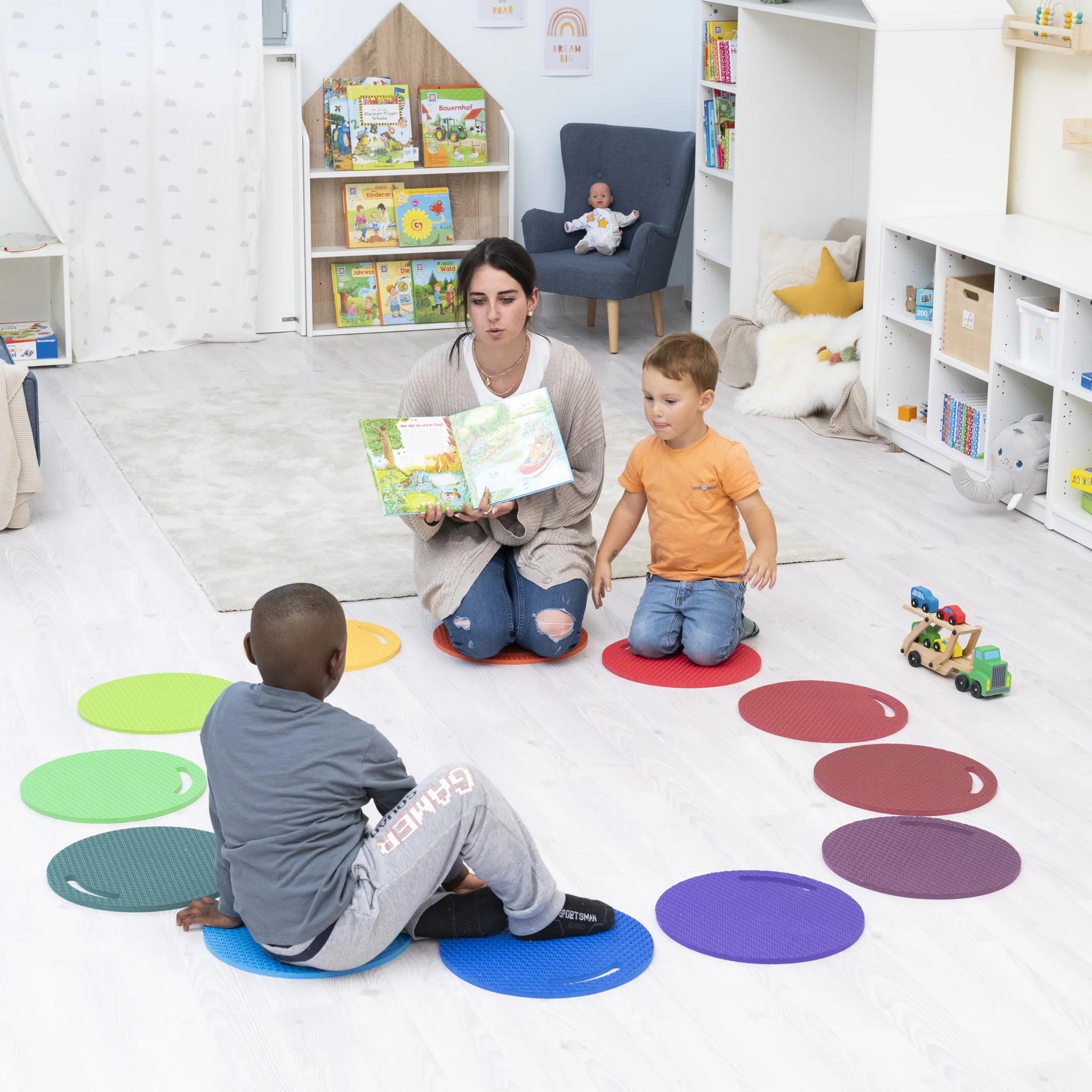 Kinderbuch, Lesekreis, Spielzimmer, Kinderzimmer, Brettspiele?