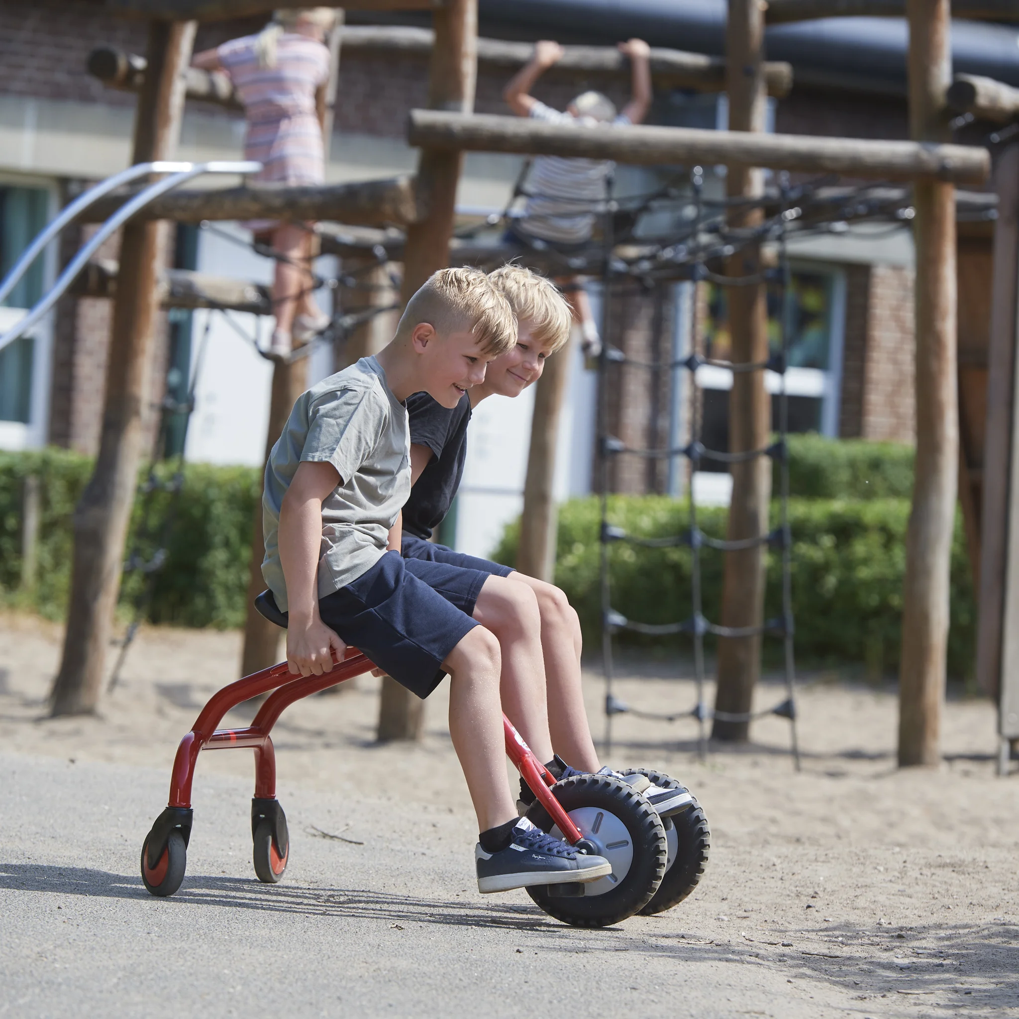 Kinderfahrzeug, Laufrad, Dreirad, Gummikreis, Outdoor-Spielplatz