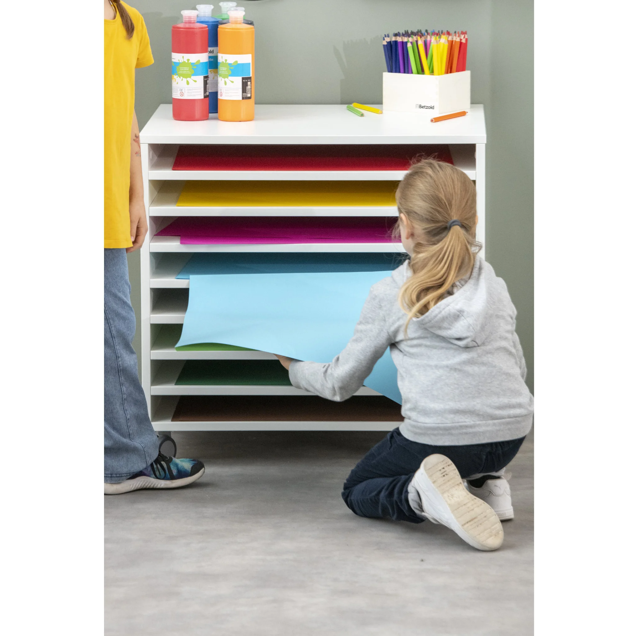 Schreibtisch, Farbpapier, Buntstifte, Kinder, Aufbewahrung