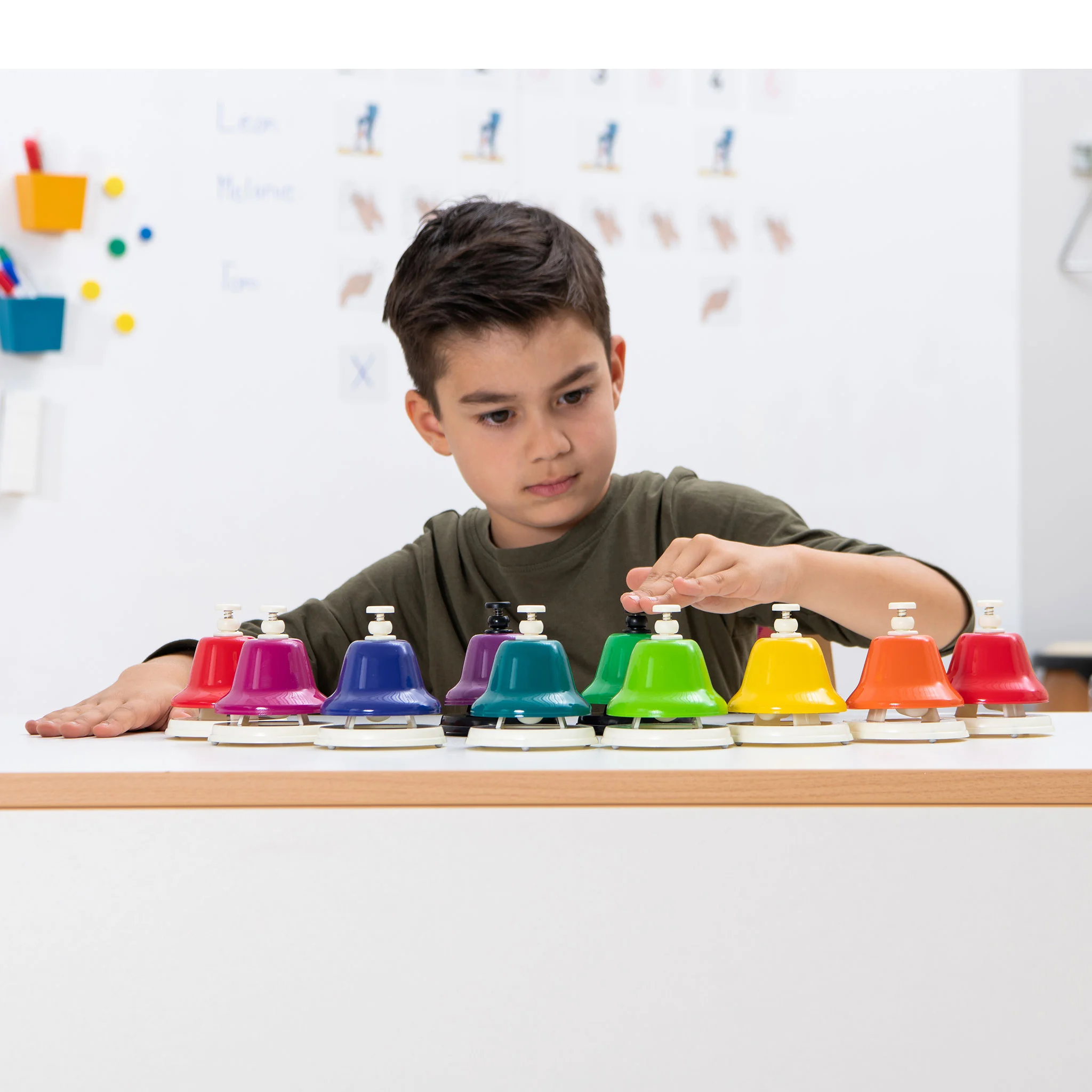 Kinderarbeitstisch, Klingelbecher, Bunte Glocken, Spielzeug-Glöckchen, Farbenreigen