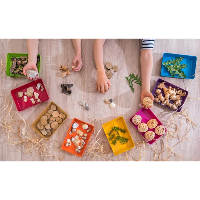 Kunststoffbehälter, Naturmaterialien, Kastenkarton, Konstruktionssteine, Kinderkekse