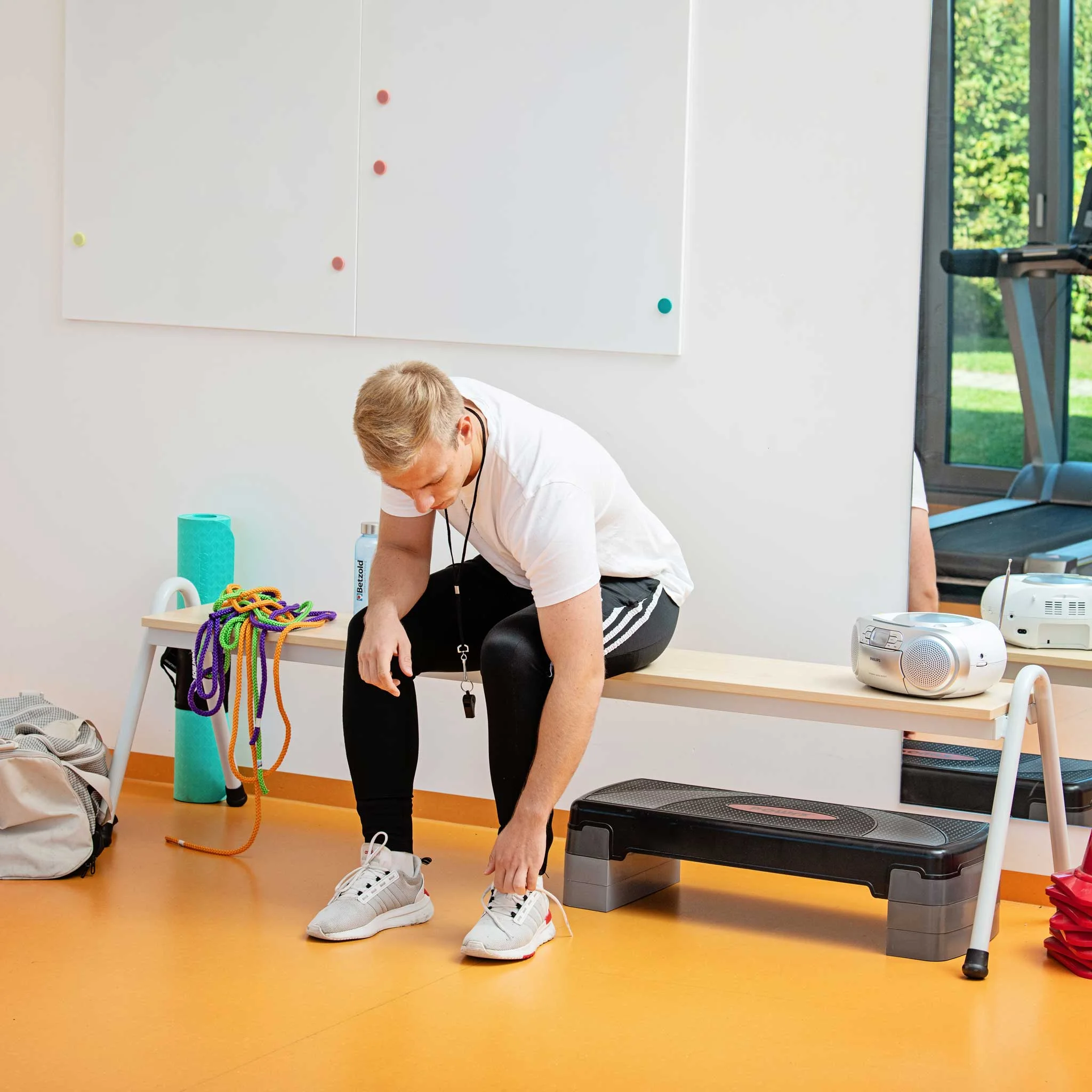 Sneaker, Sportler, Fitness, Lauffigur, Schuhbinden