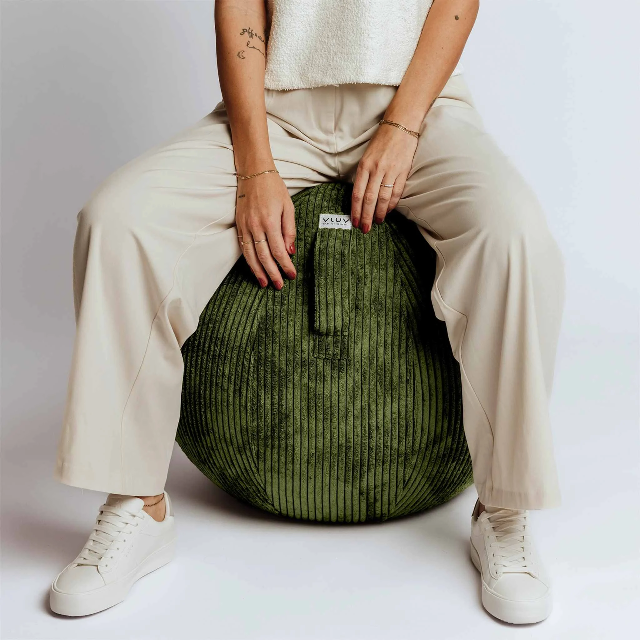 grüner Sitzsack, Stoffkissen, Rundes Sitzkissen, Cord- oder Samtstruktur, Beige Hose