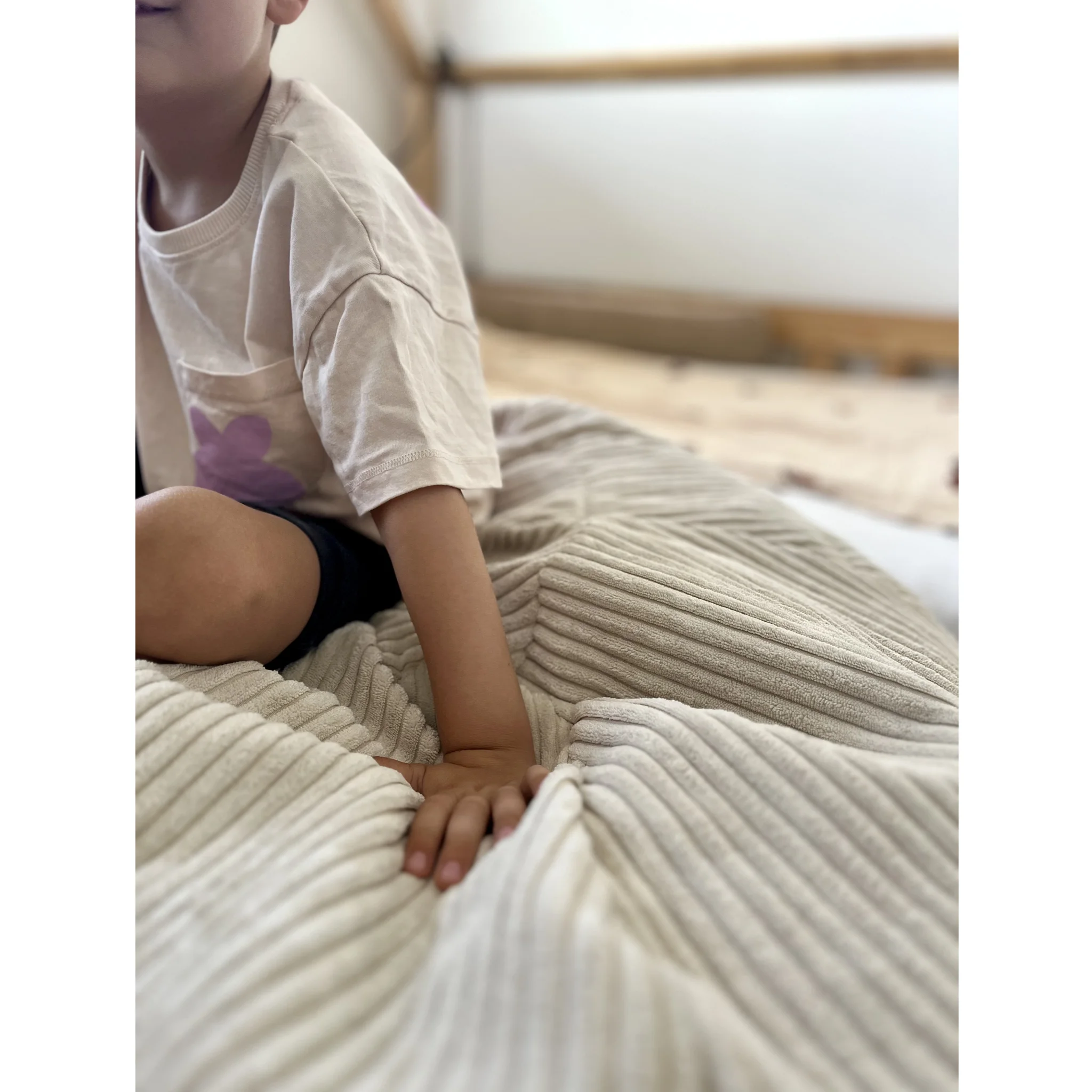 Kinderarm, T-Shirt, Beige, Rippstruktur, Kissen/Decke