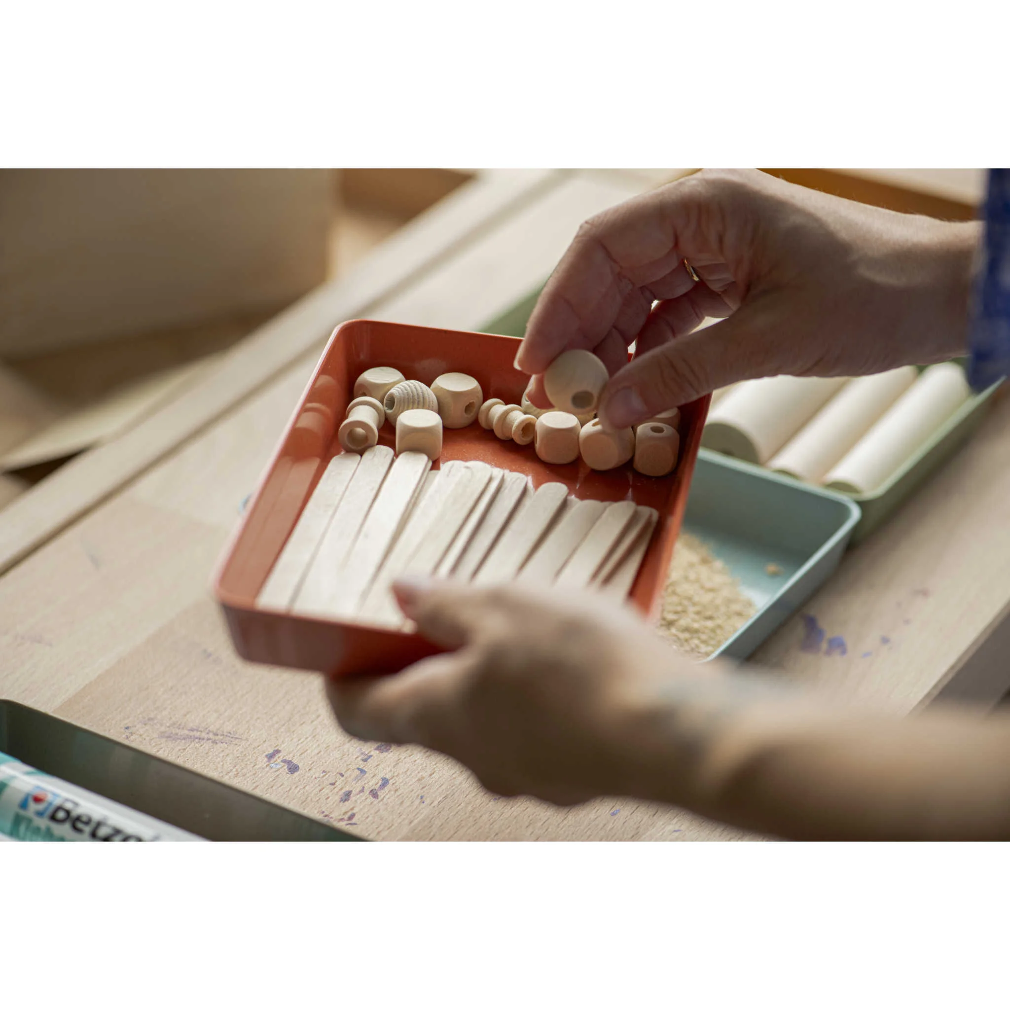Holzperlen, Rundperlen, Pasta-Formen, Sortierbox, Holzstäbchen