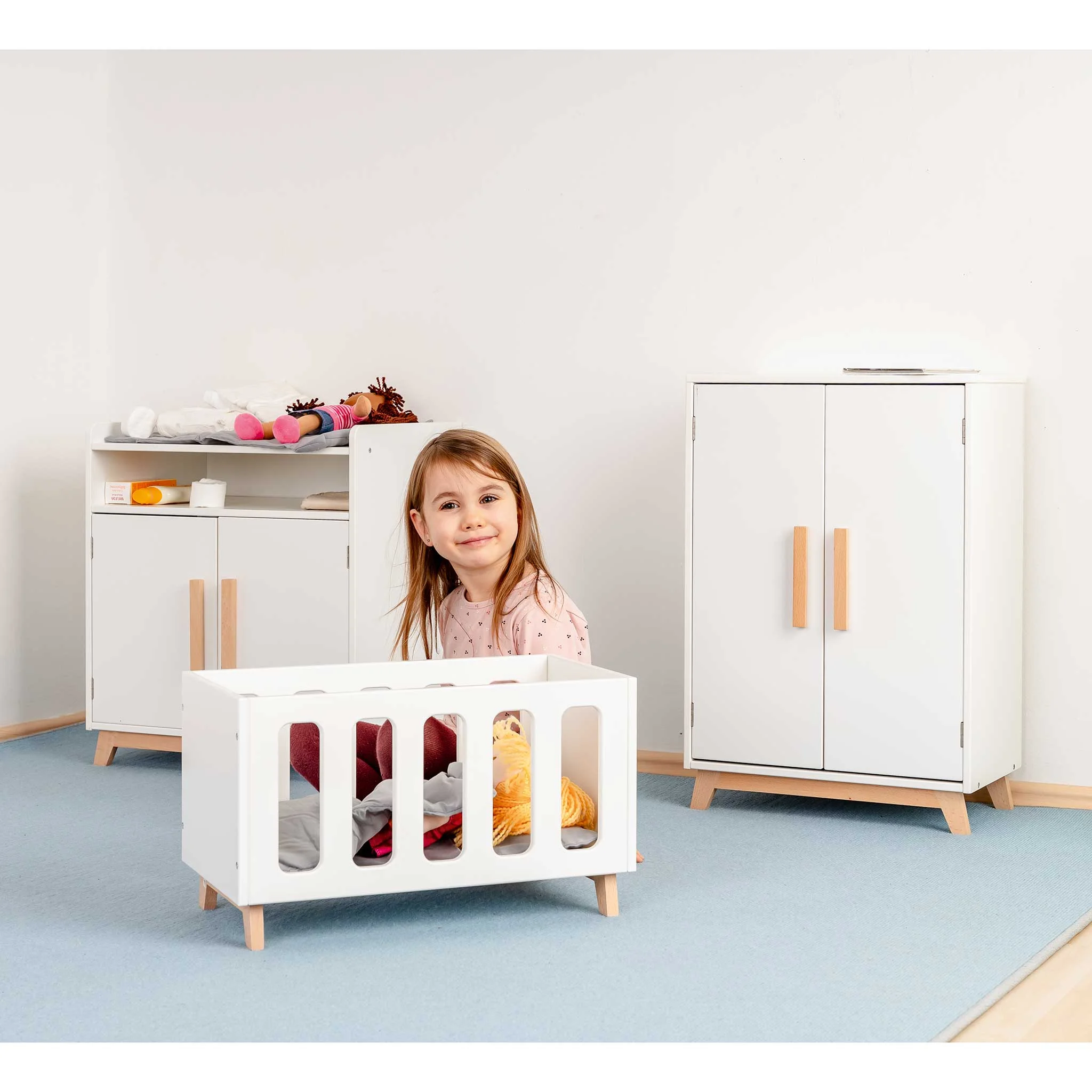 Kinderbett, Kleines Bett, Holzbeine, weiß, Kinderzimmer