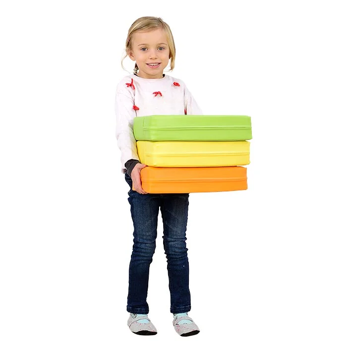 Kinderspielzeug, Softboxen, farbige Kissen, Stapelboxen, Fähigkeitsförderung