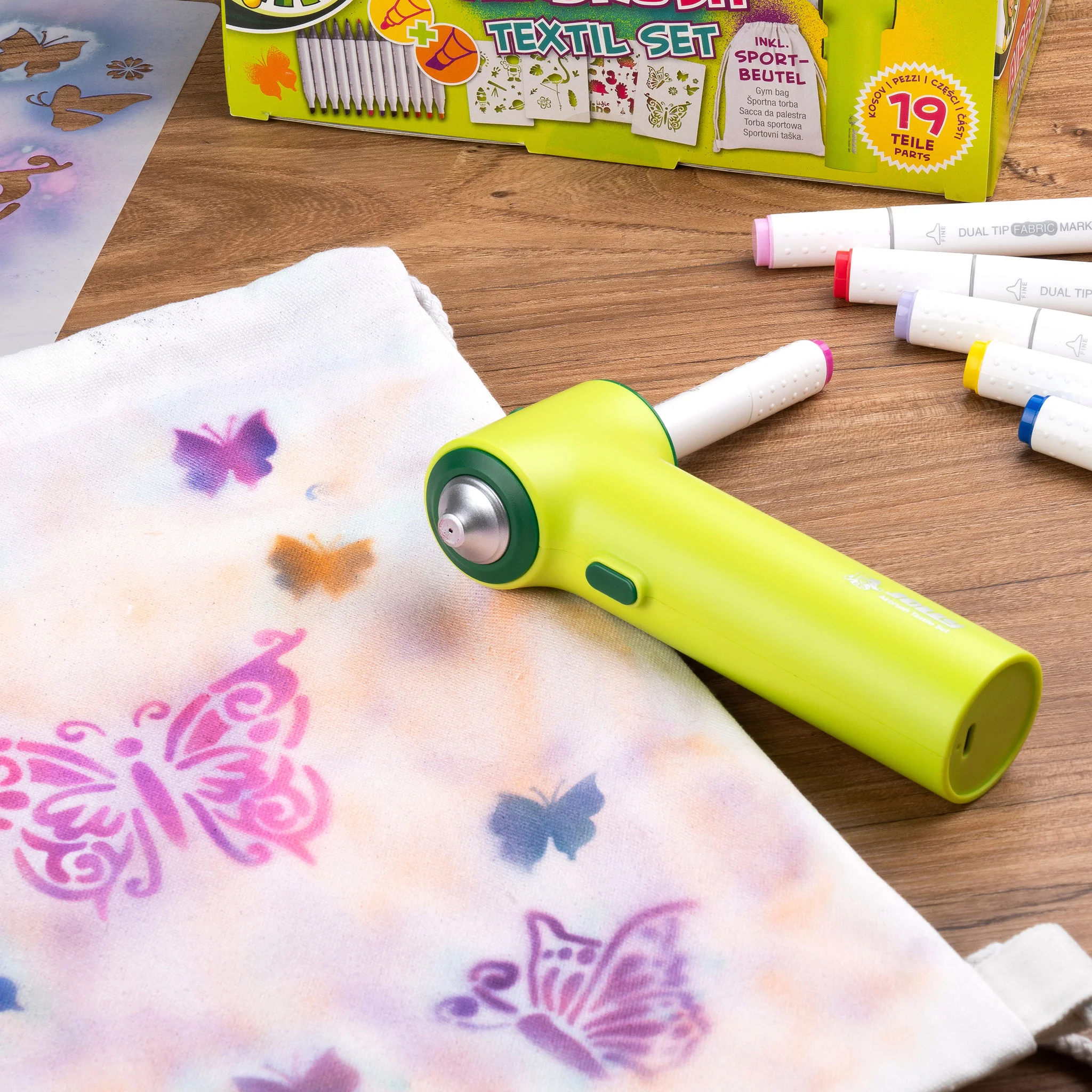 Textilset, Nähwerkzeug, Stifthalter, Taschenroller, Buntstifte